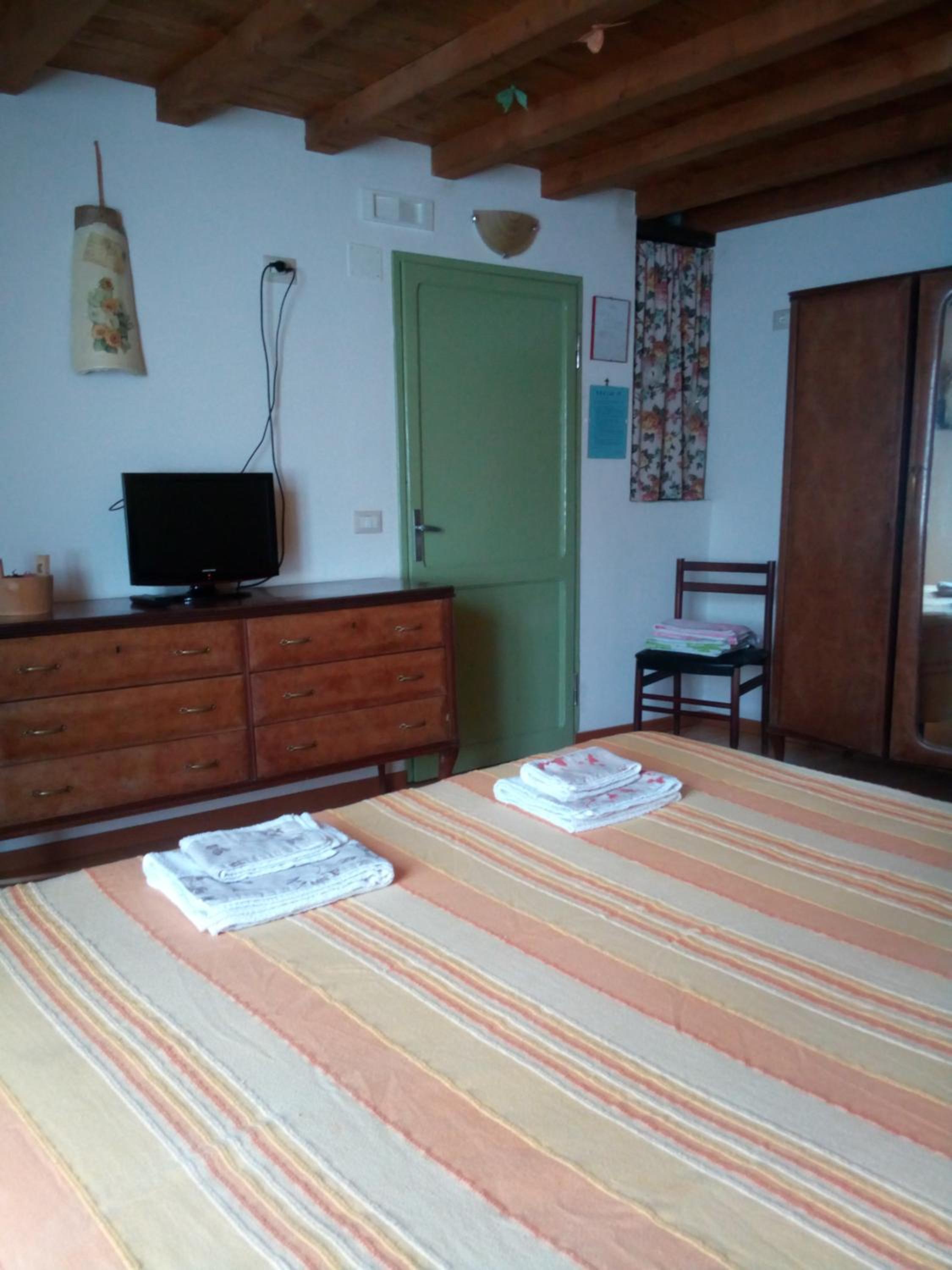 Large Double Room photo 3