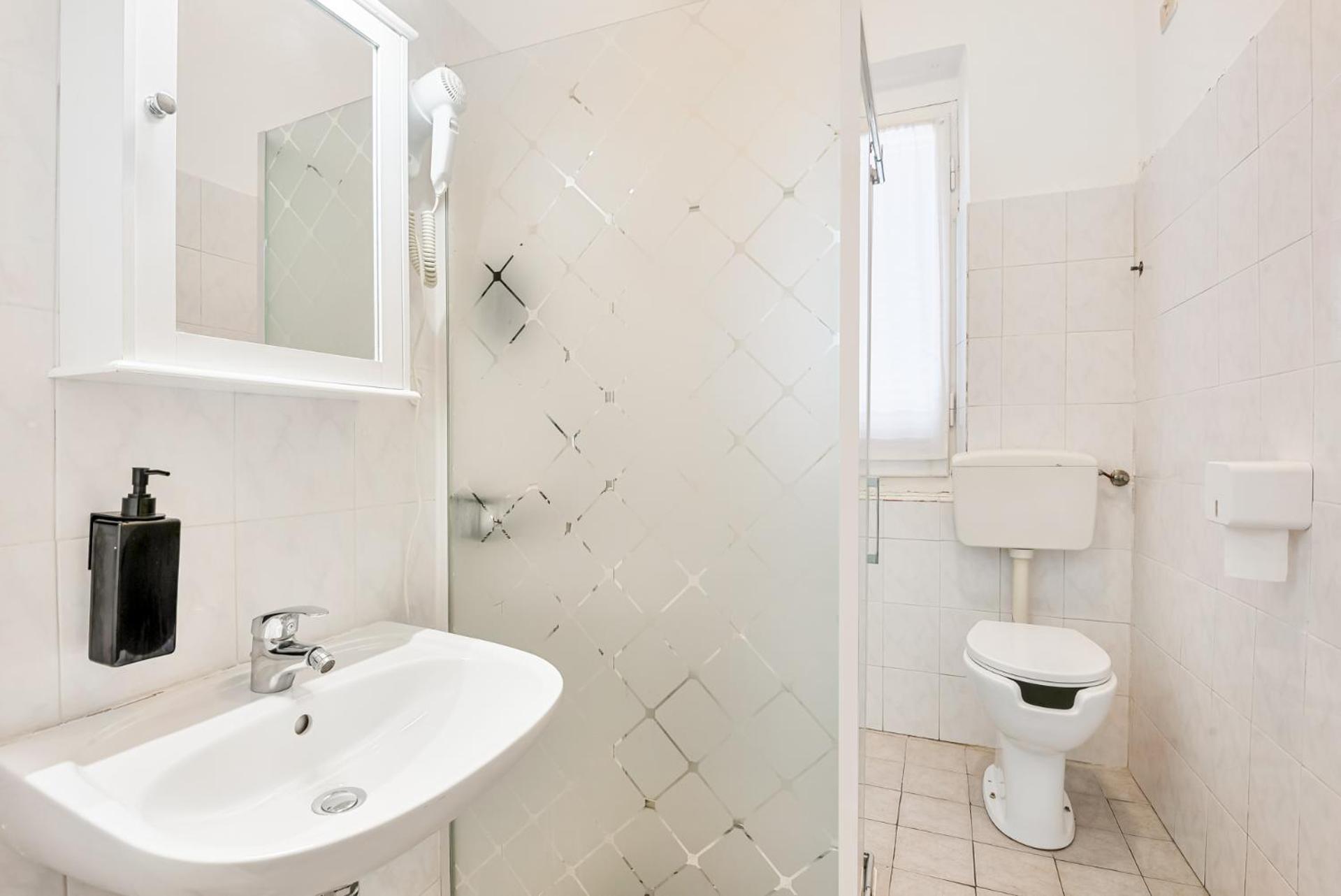 Quadruple Room, photo 6