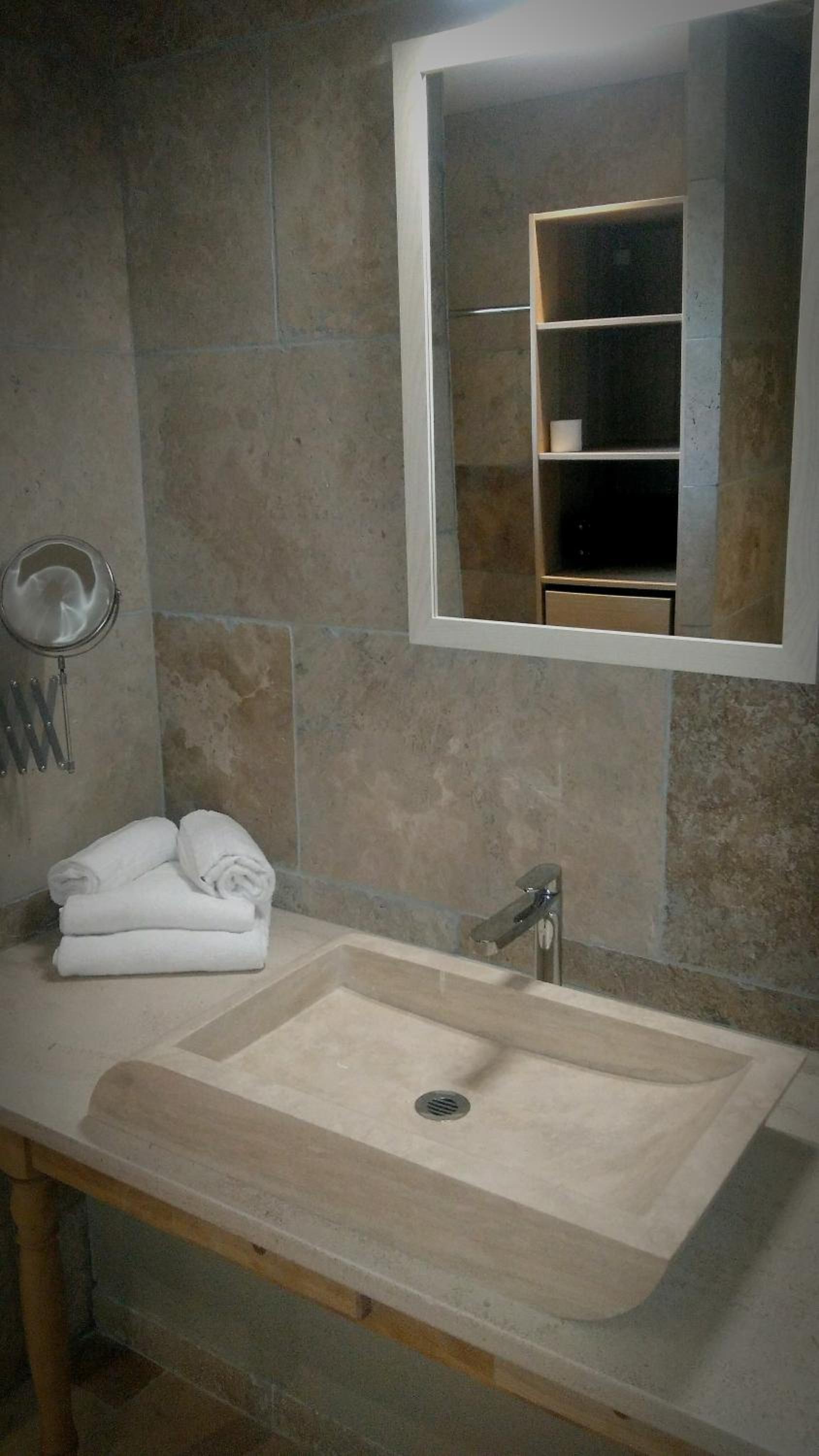 Deluxe Double or Twin Room - Photo 1