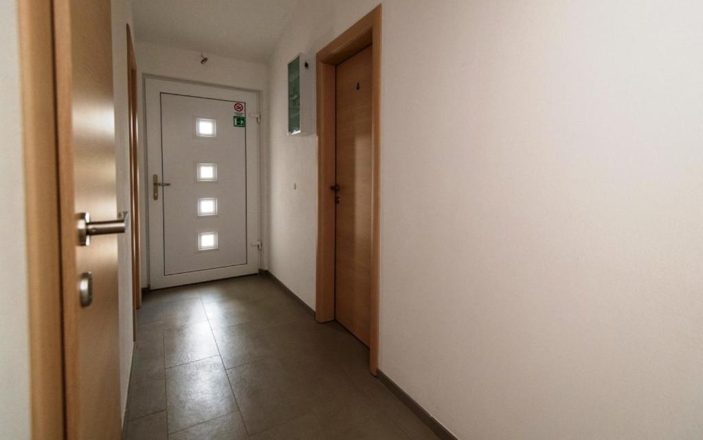 Studio - Photo 30