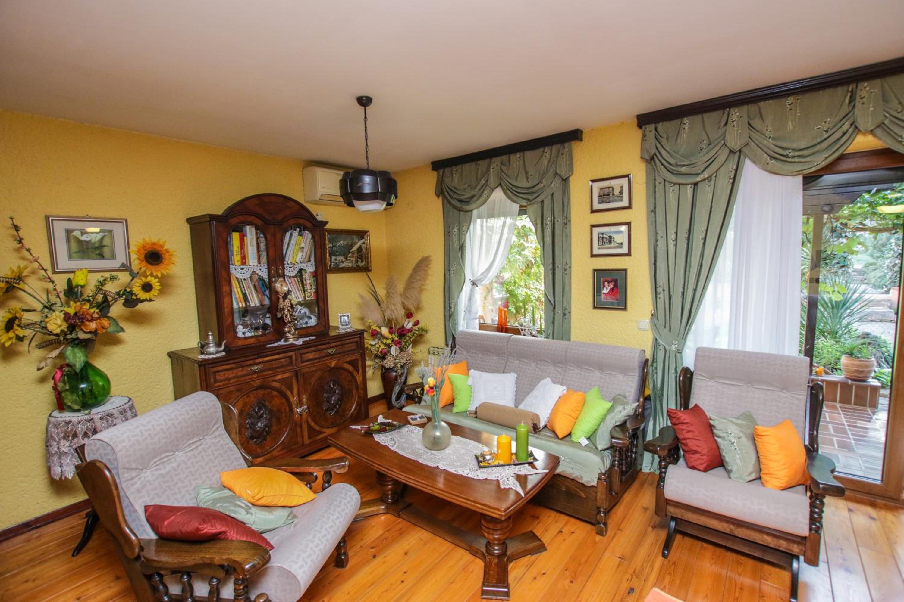 Apartment - Split Level