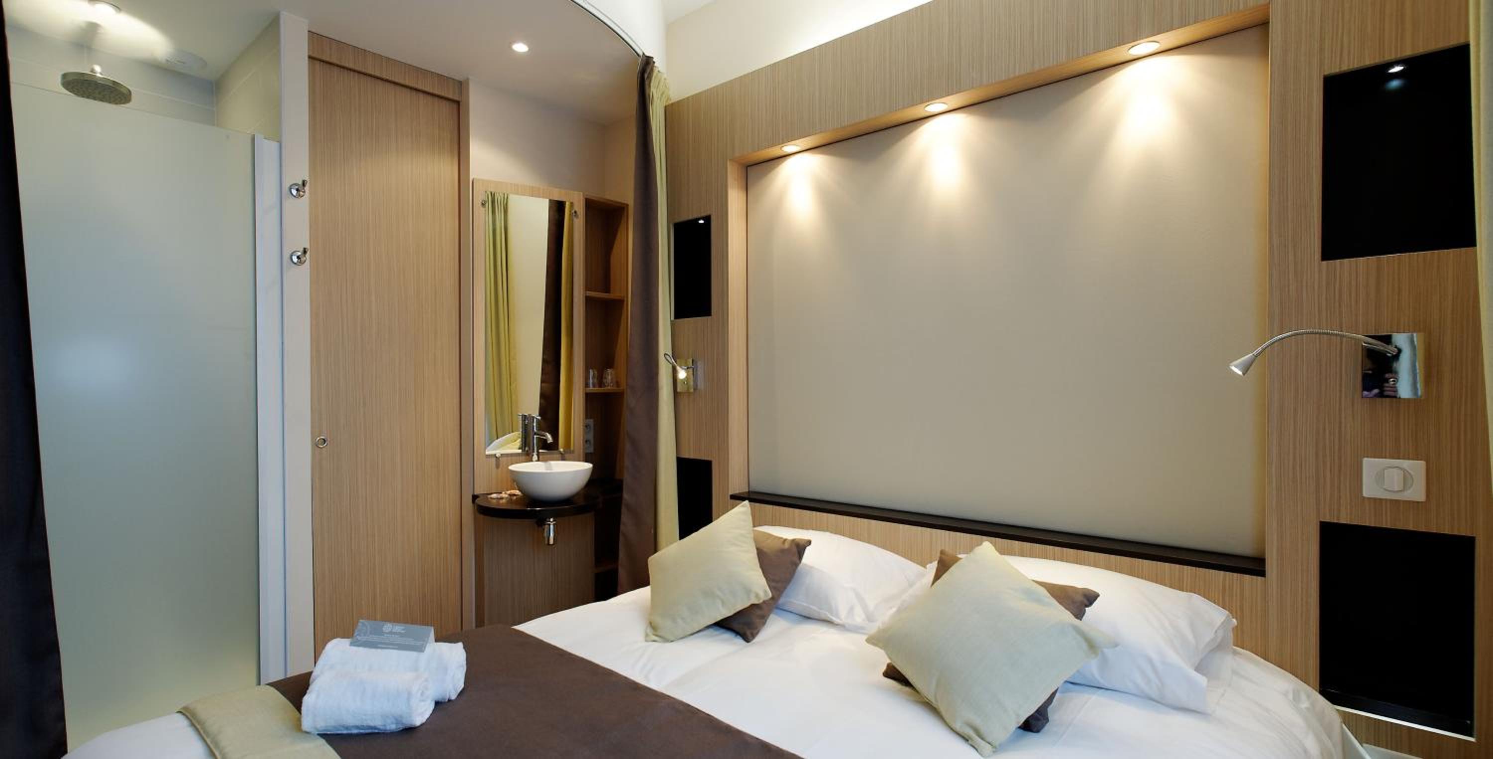 Cozy Double Room - Photo 2