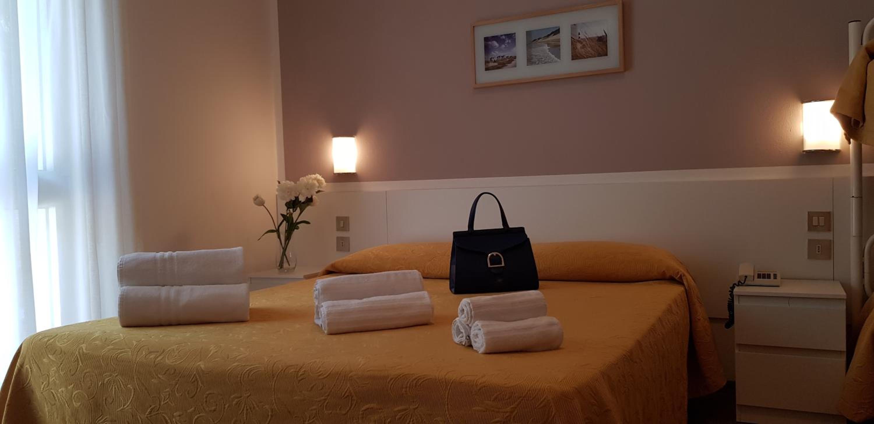Double Room - Photo 3