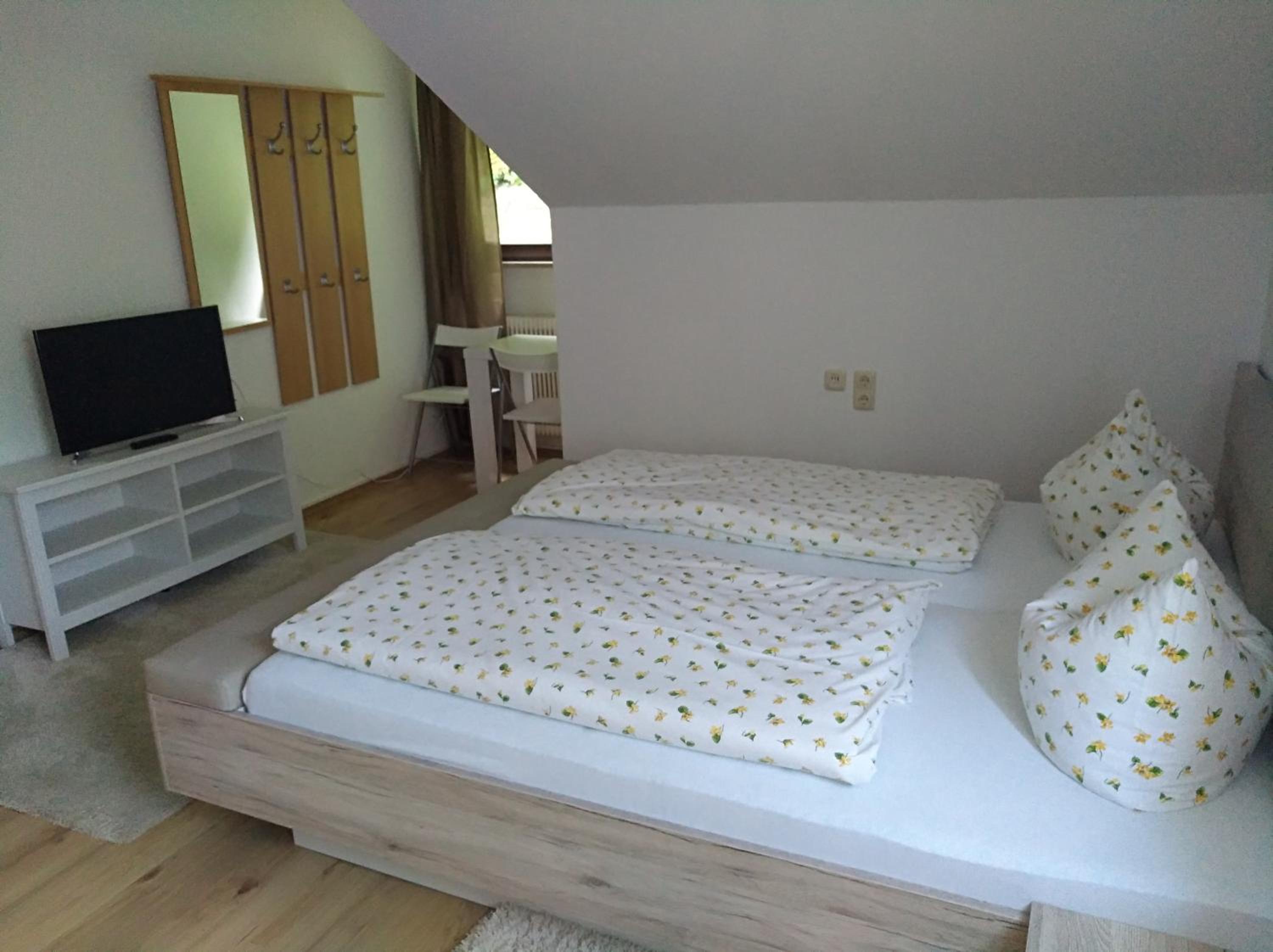 Double Room - Photo 11