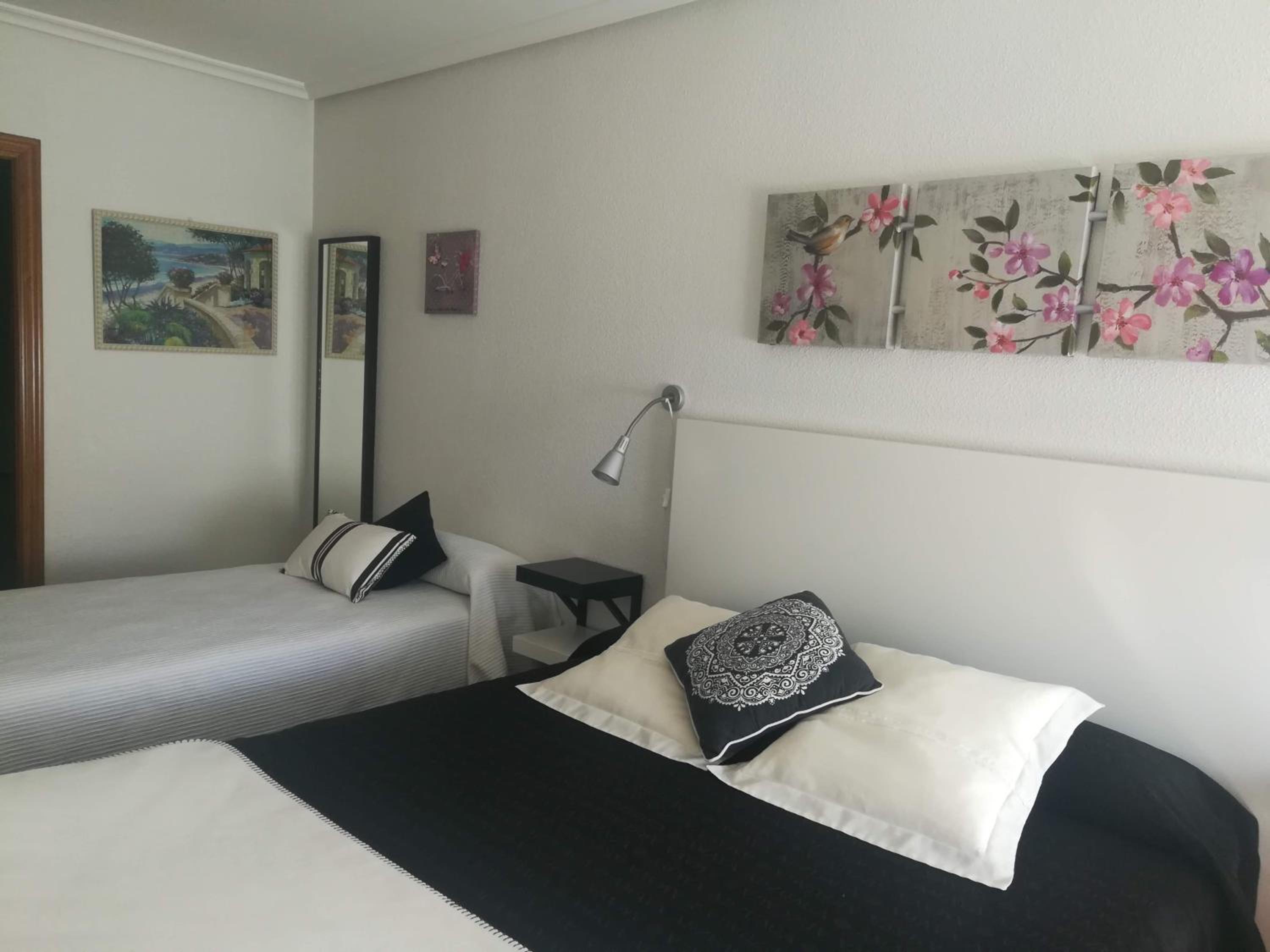 Double Room With Private Bathroom photo 3