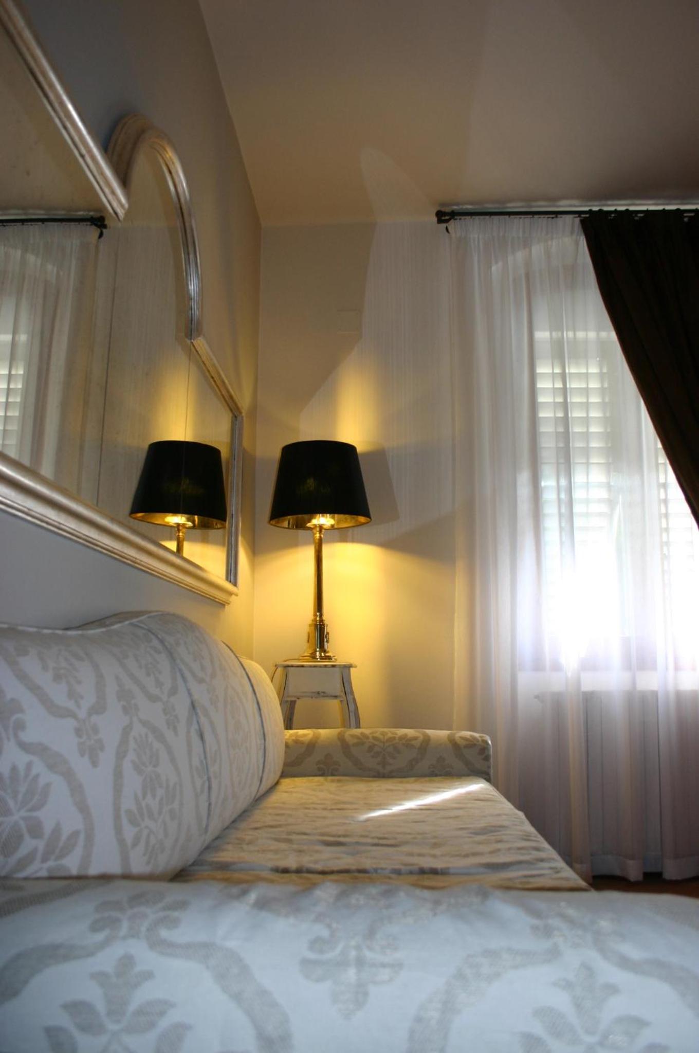 Double or Twin Room with Terrace photo 2