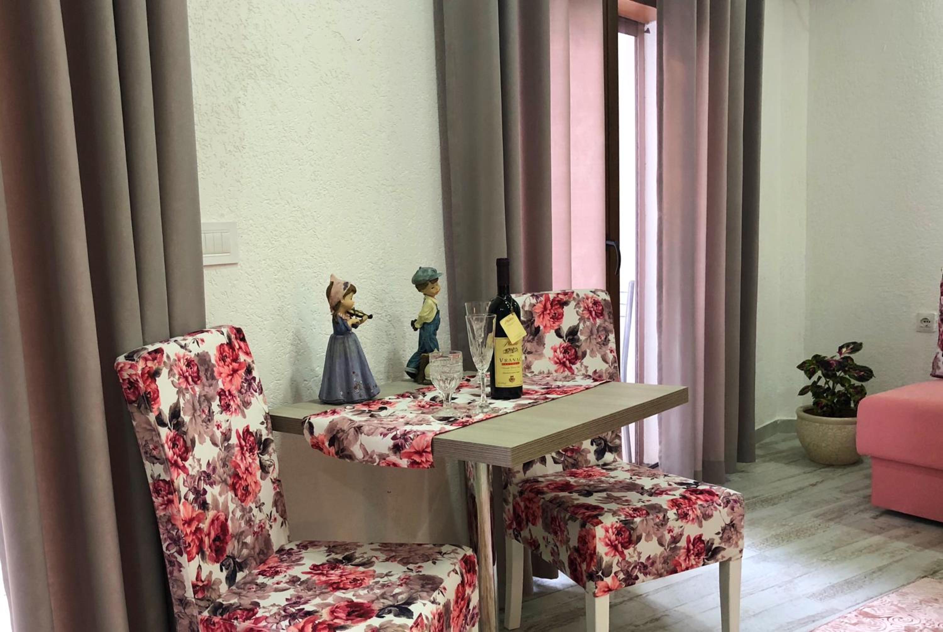 Apartment with Balcony - Photo 13