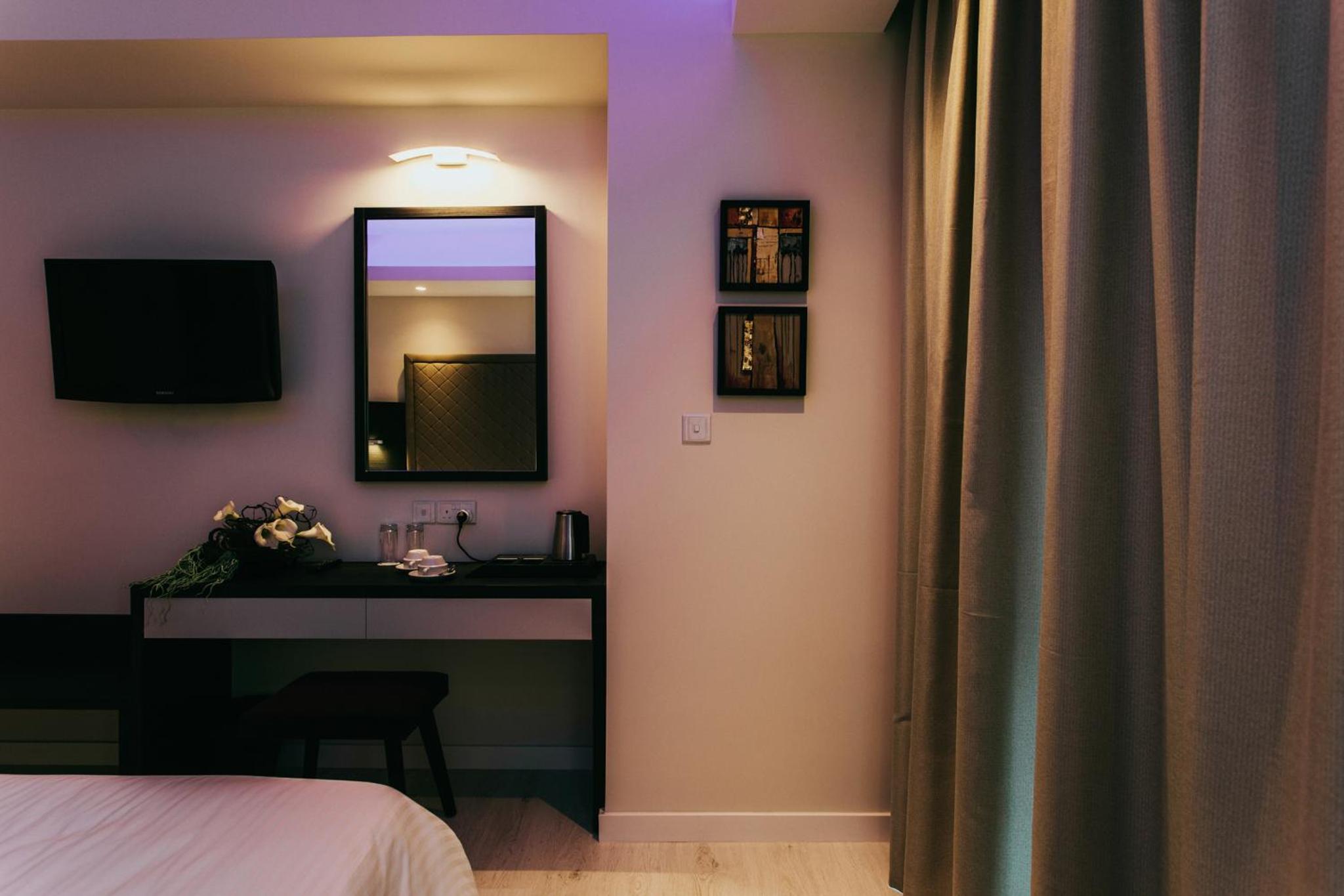 Standard Double or Twin Room with Balcony - Photo 3