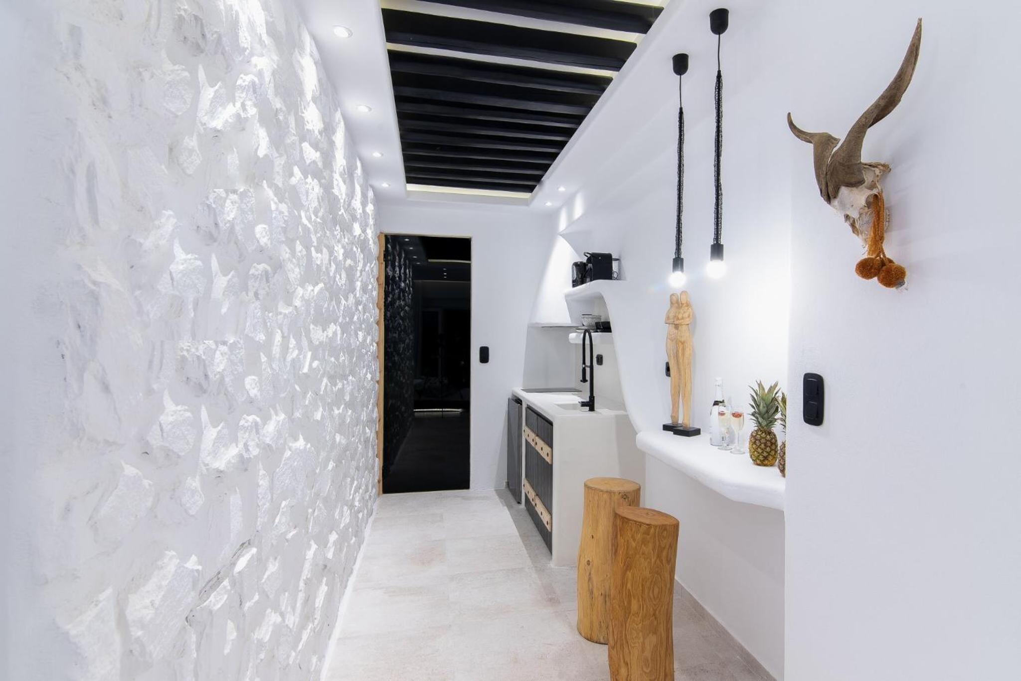 Deluxe Apartment with Sea View photo 3