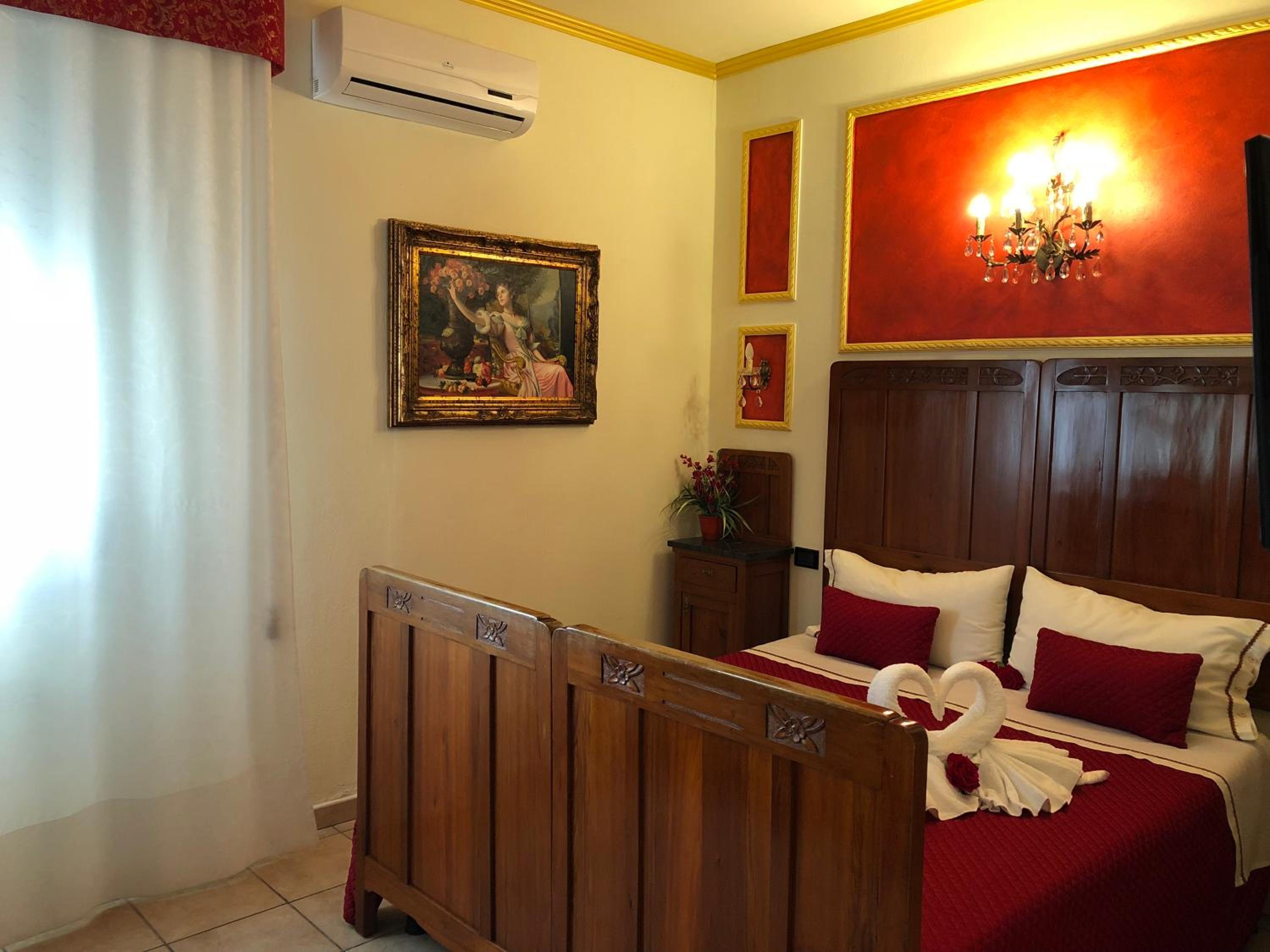 Double Room - Photo 3