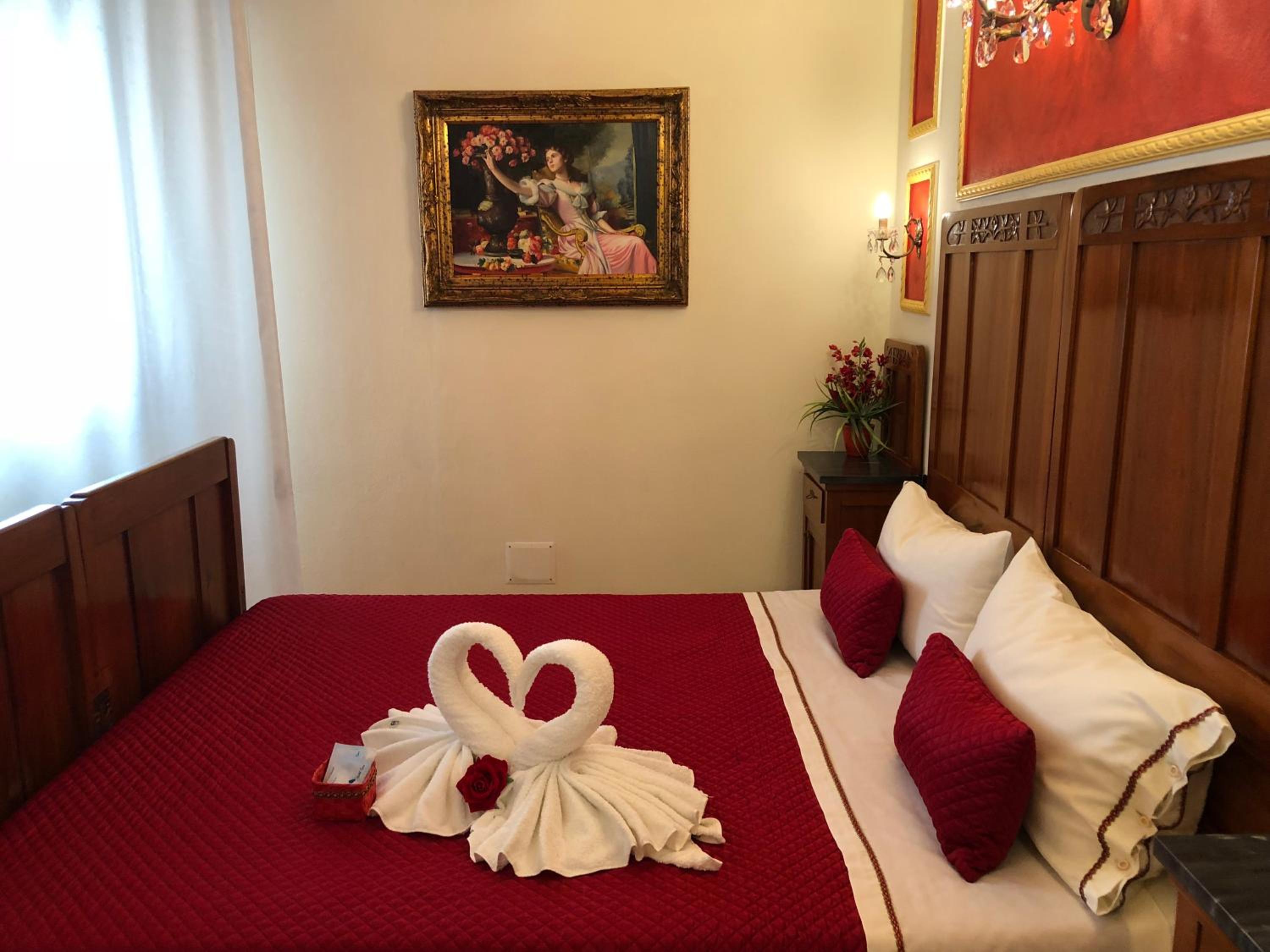 Double Room - Photo 5