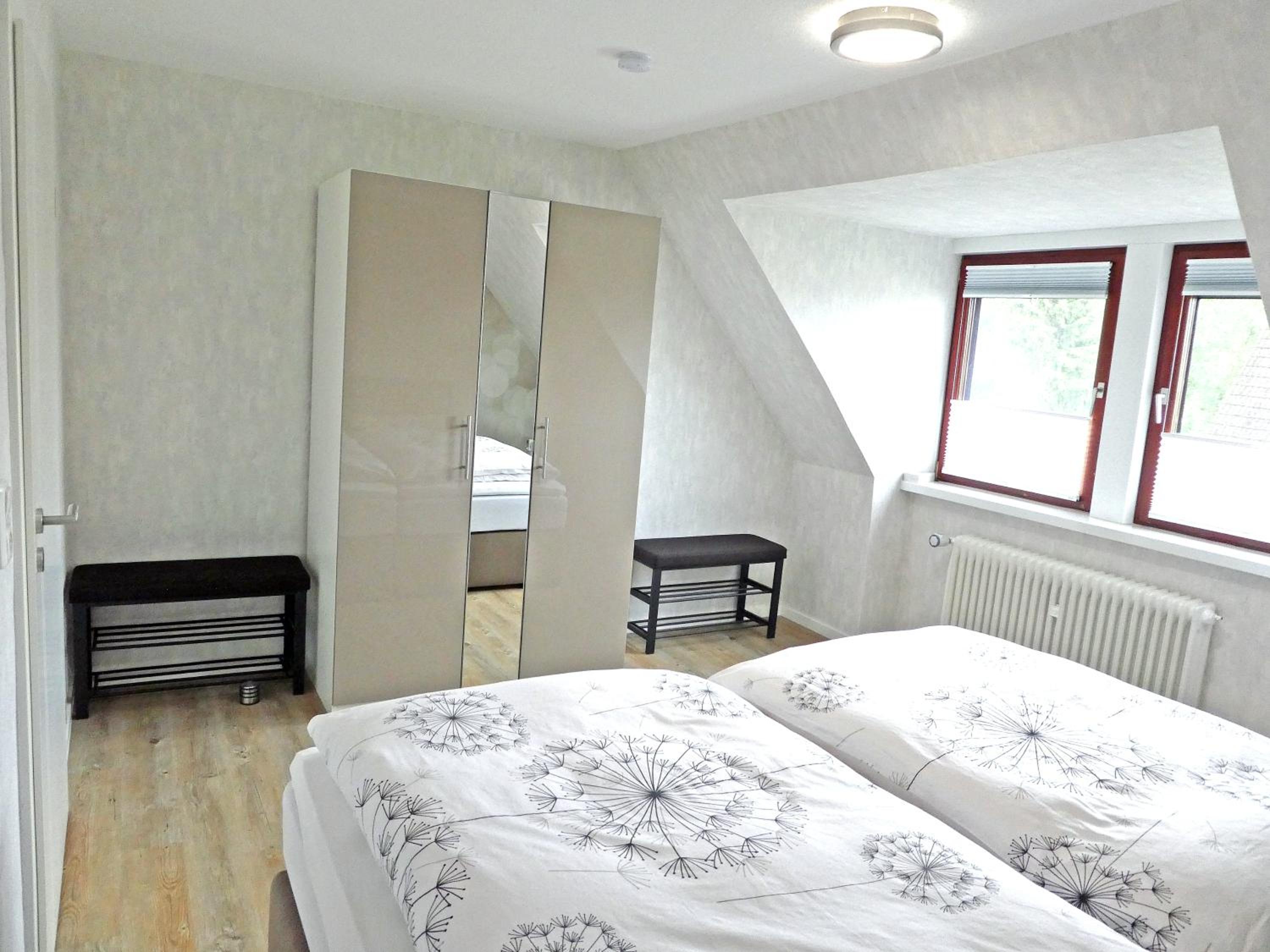 Apartment with Balcony - Photo 7