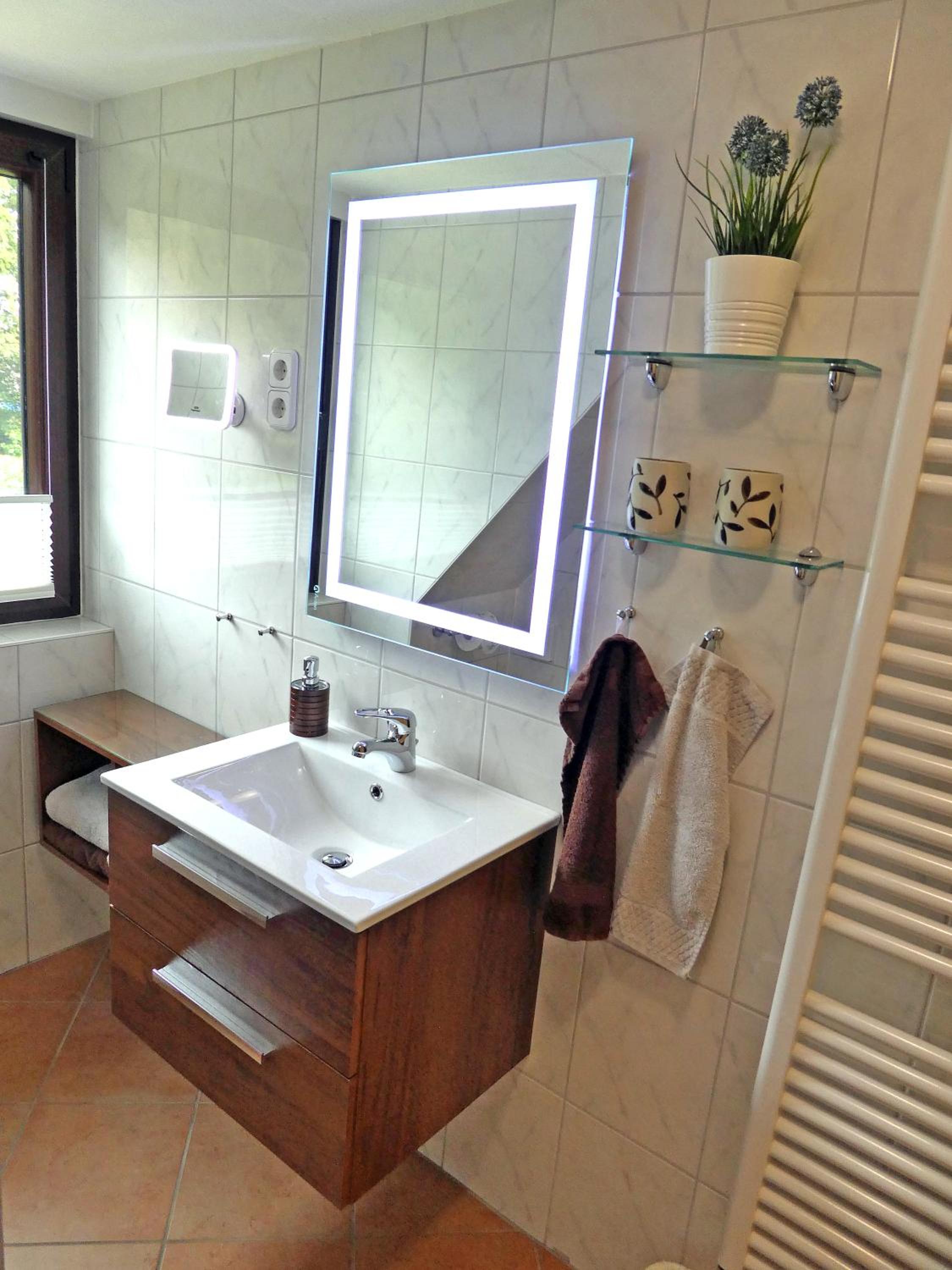 Apartment with Balcony - Photo 8