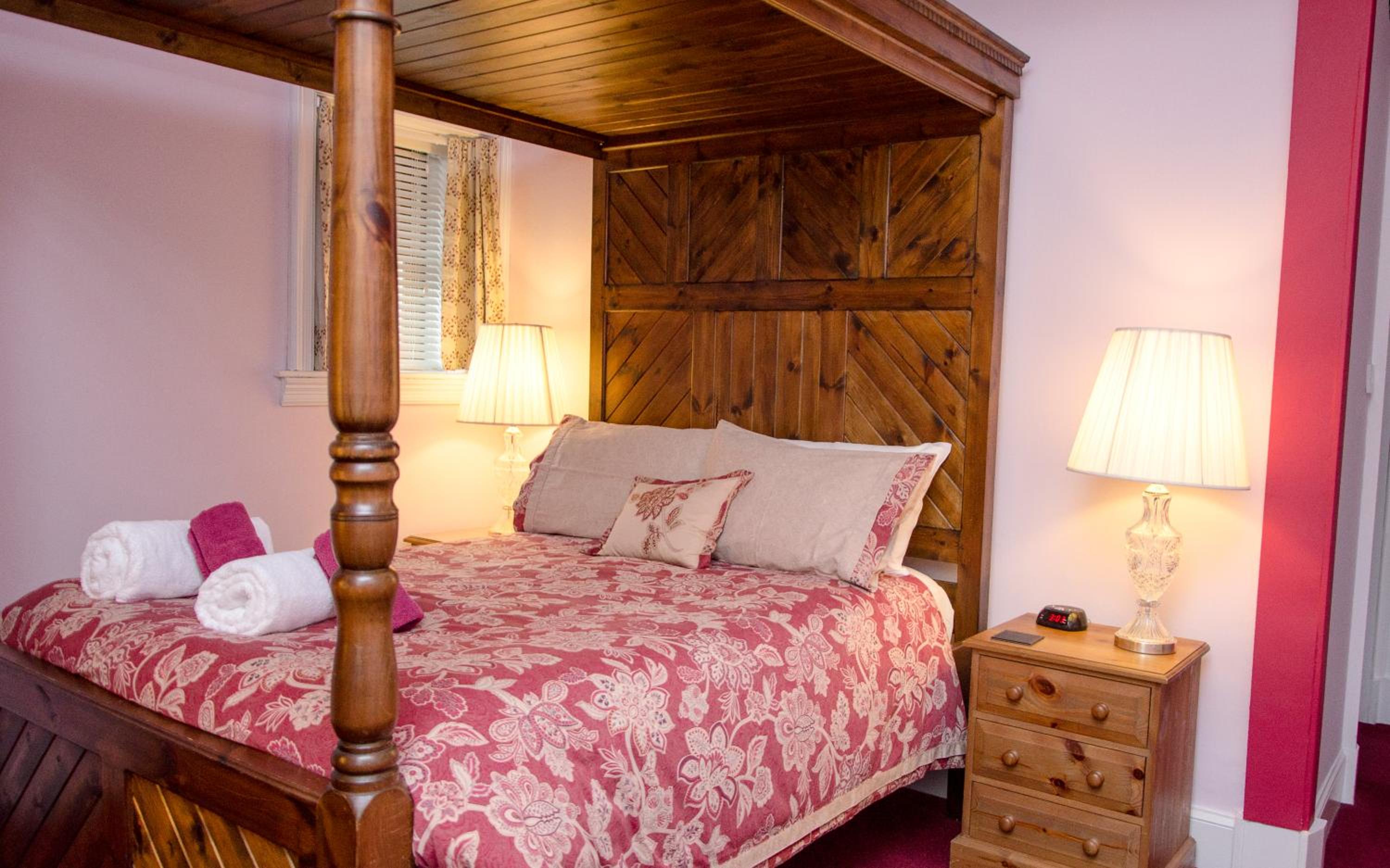 Double Room With Four Poster Bed