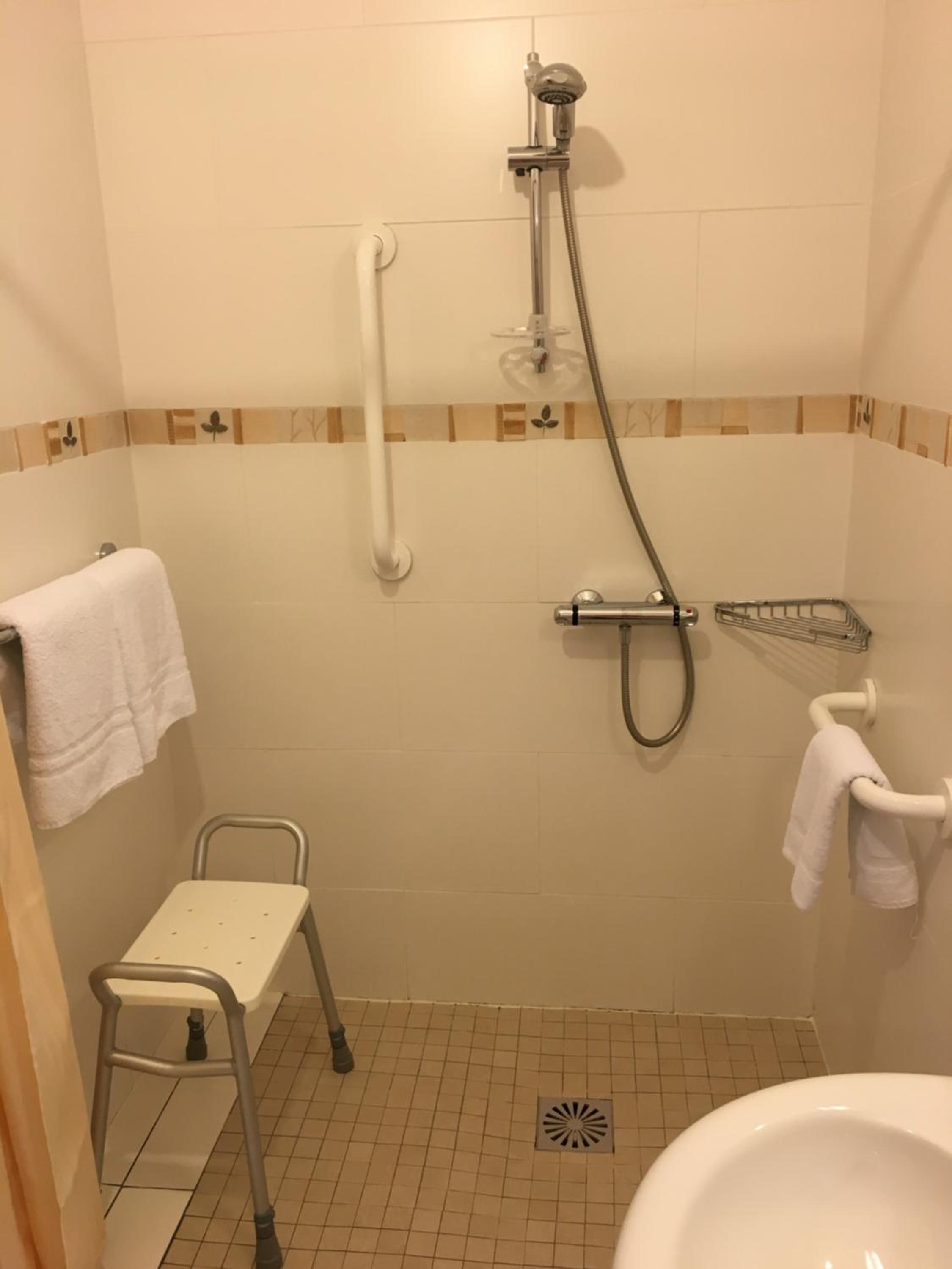 Double Room - Disability Access photo 2