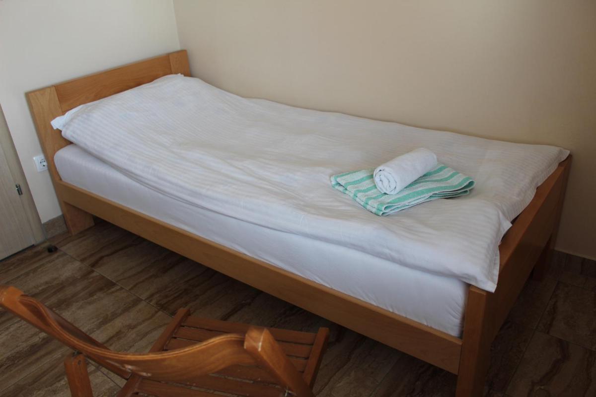Single Room photo 3