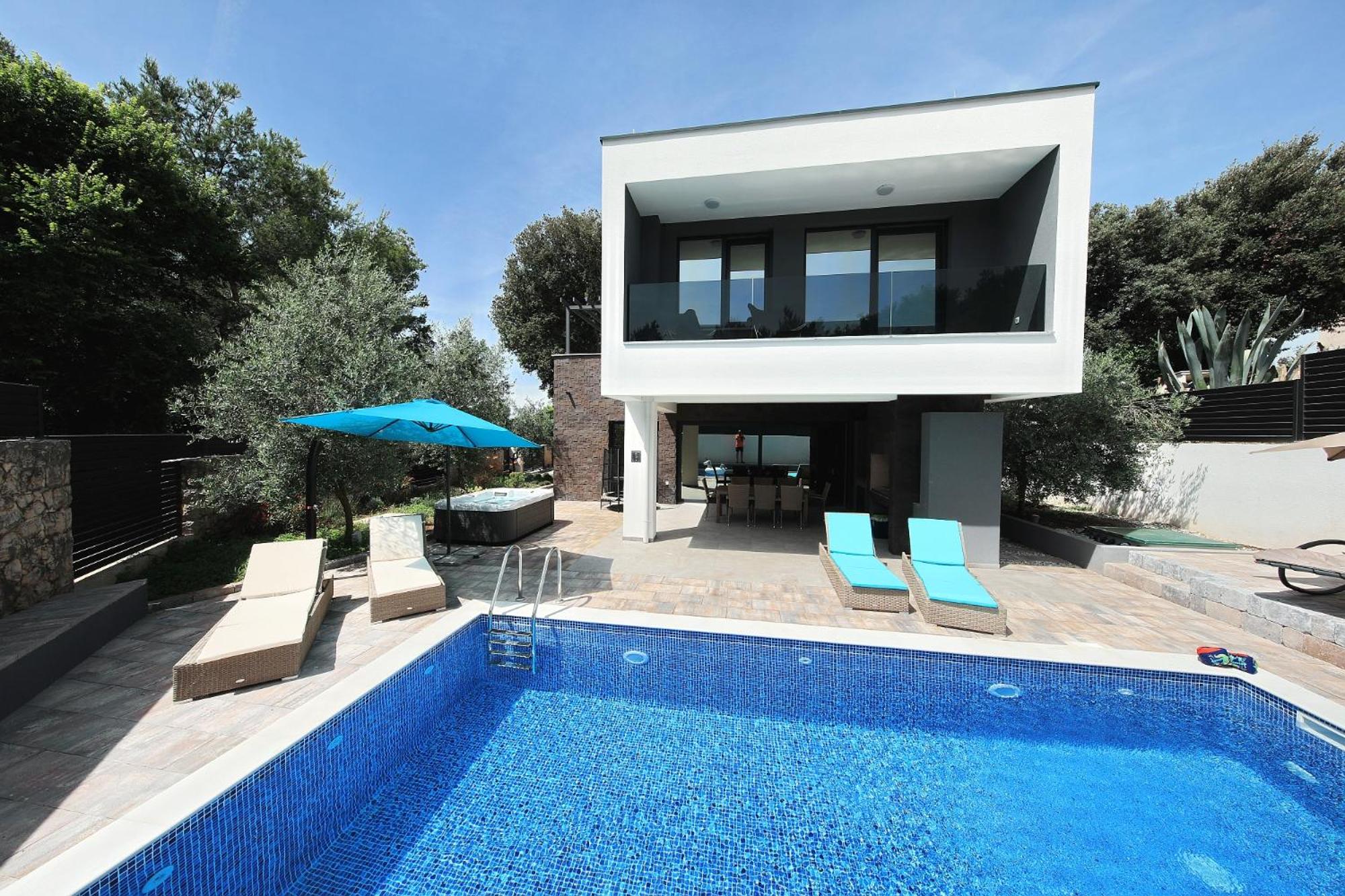 Villa photo 2