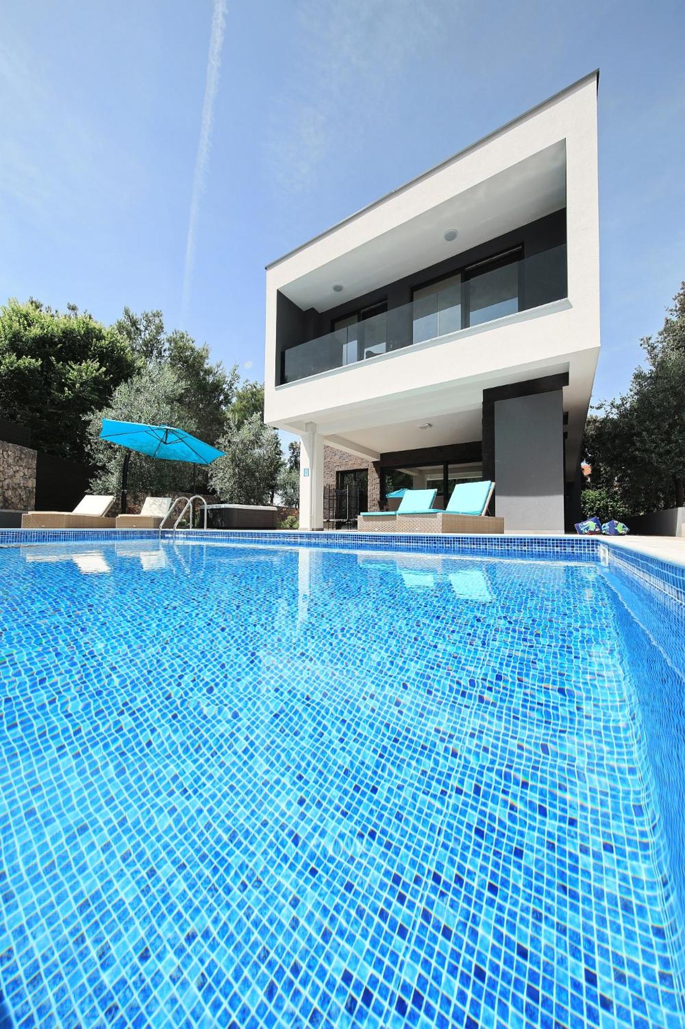 Villa photo 3