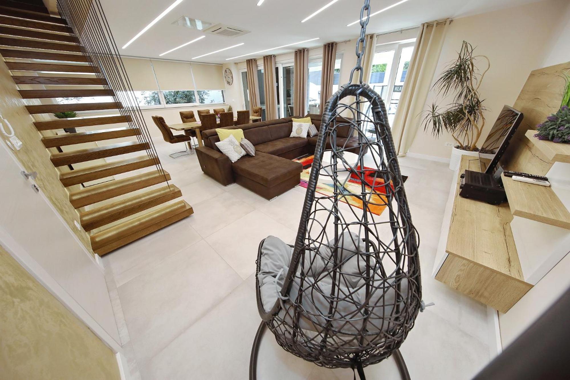 Villa photo 1