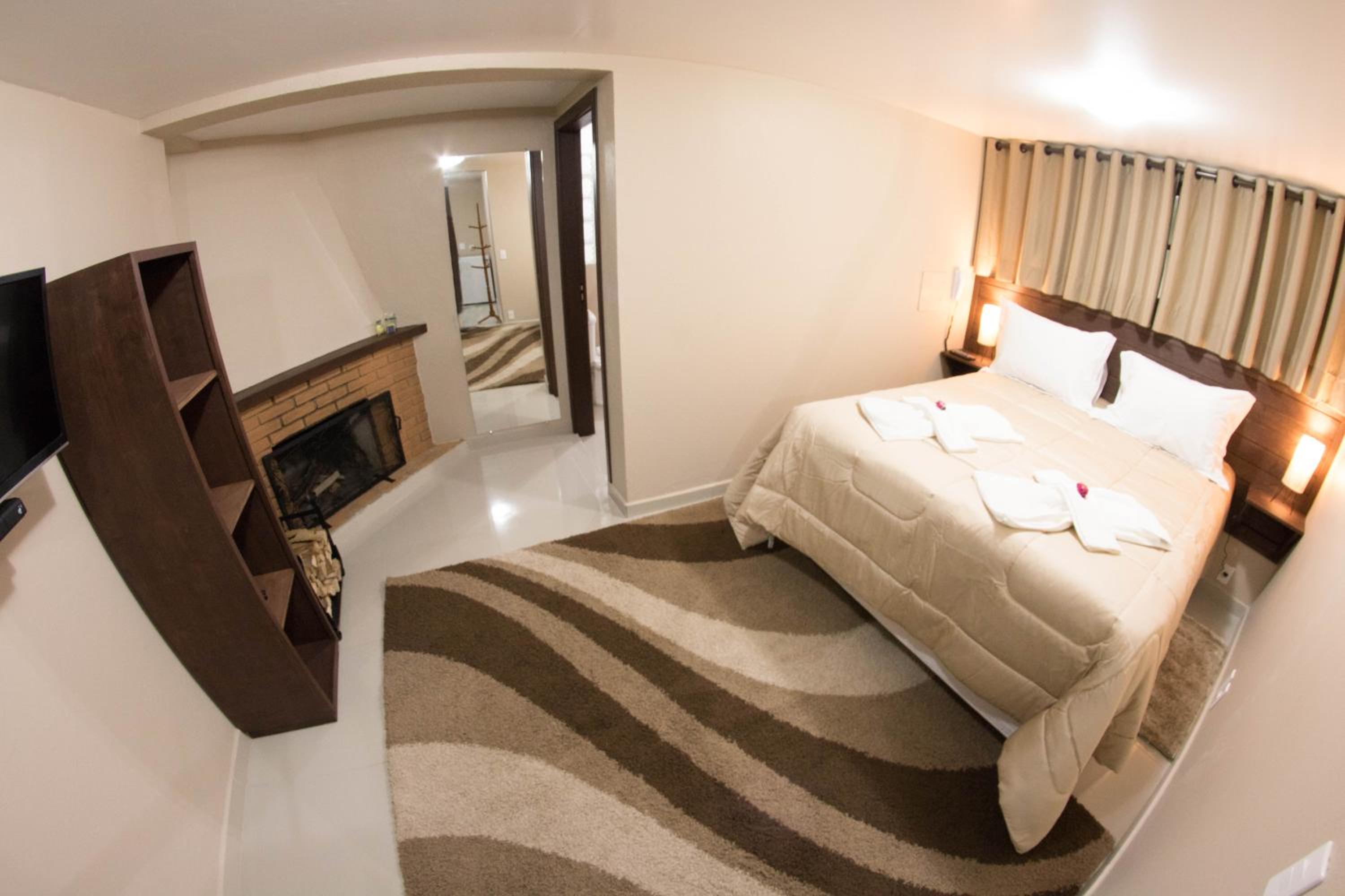 Deluxe Suite with Spa Bath photo 1