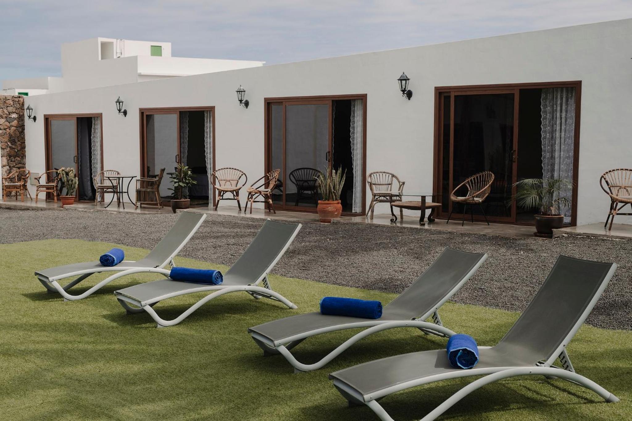 Junior Suite with Pool View photo 2