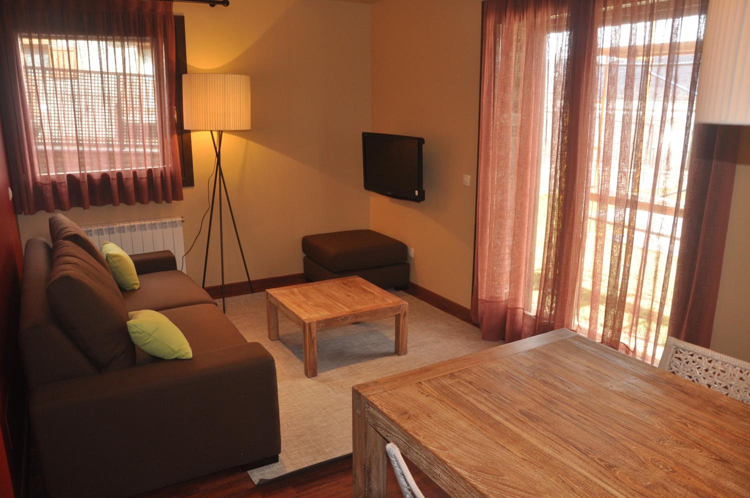 Apartamento de Dos Habitaciones con Acceso al Jardín (6 Adultos)