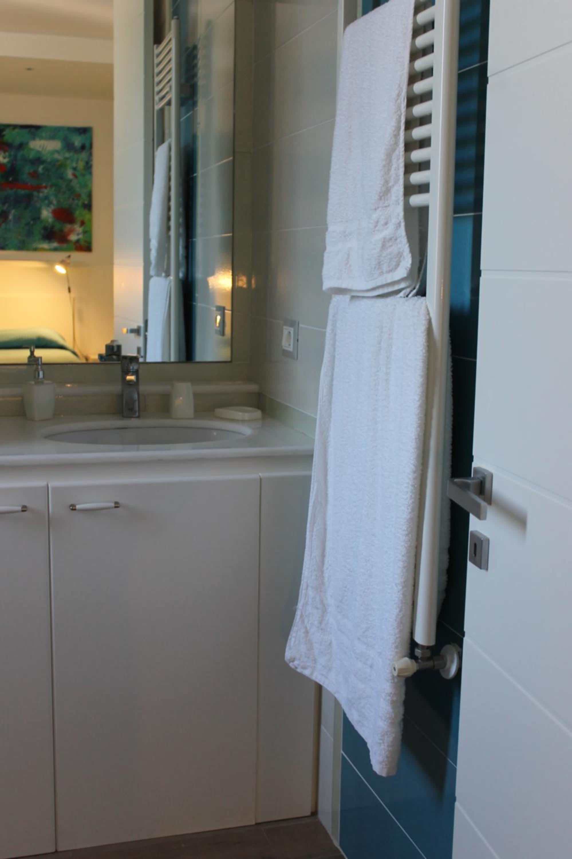 Double Room with Private Bathroom - Photo 3