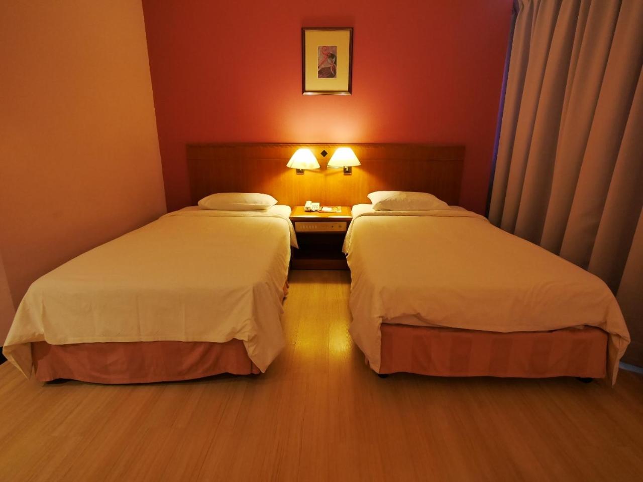 Deluxe Twin Room - Photo 2