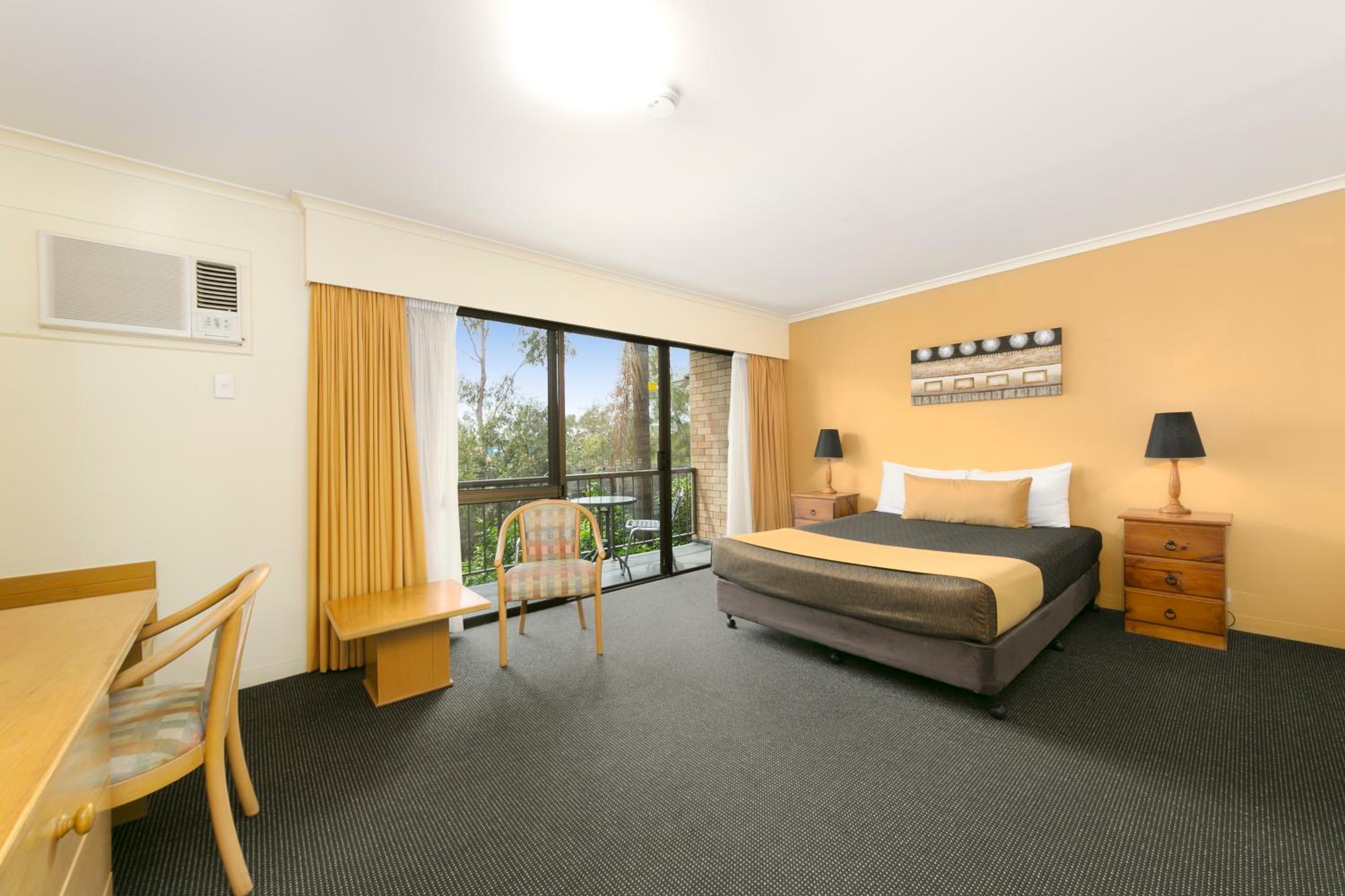 Standard Queen Room