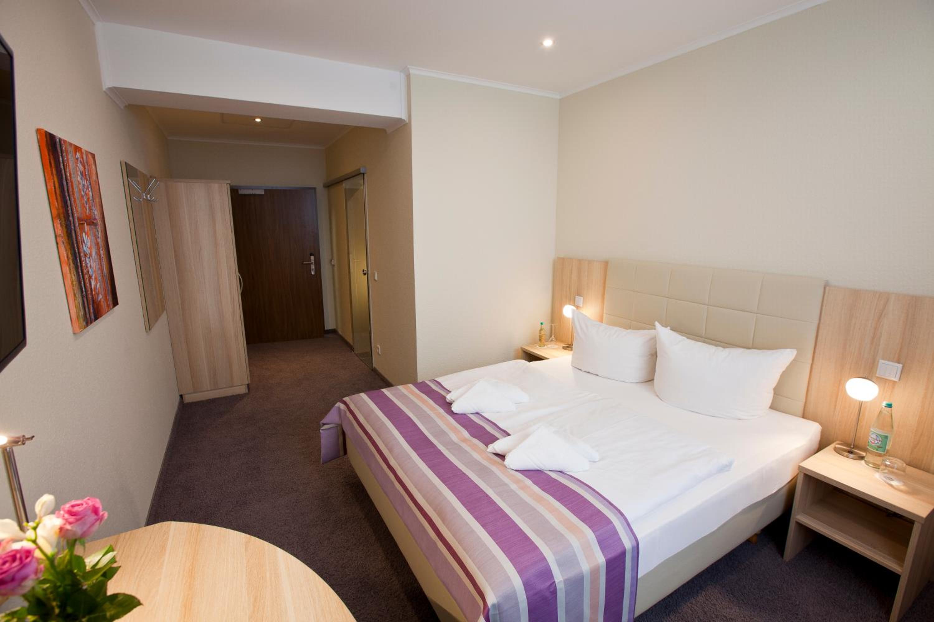 Double Room - Photo 6