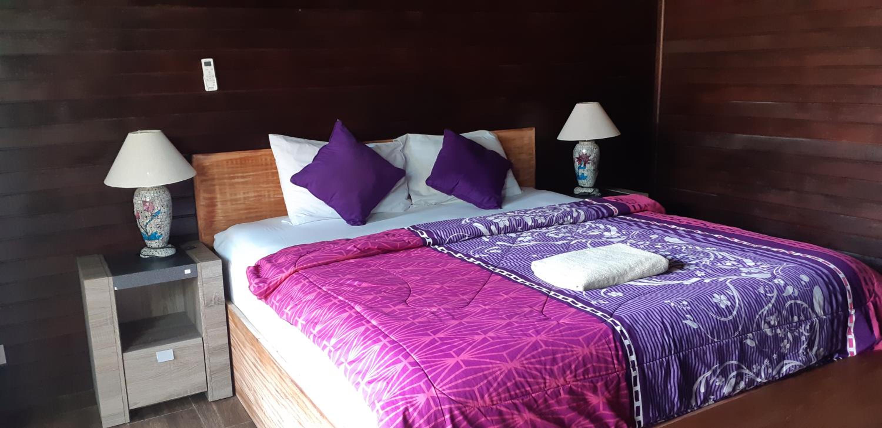 Budget Double Room - Photo 18