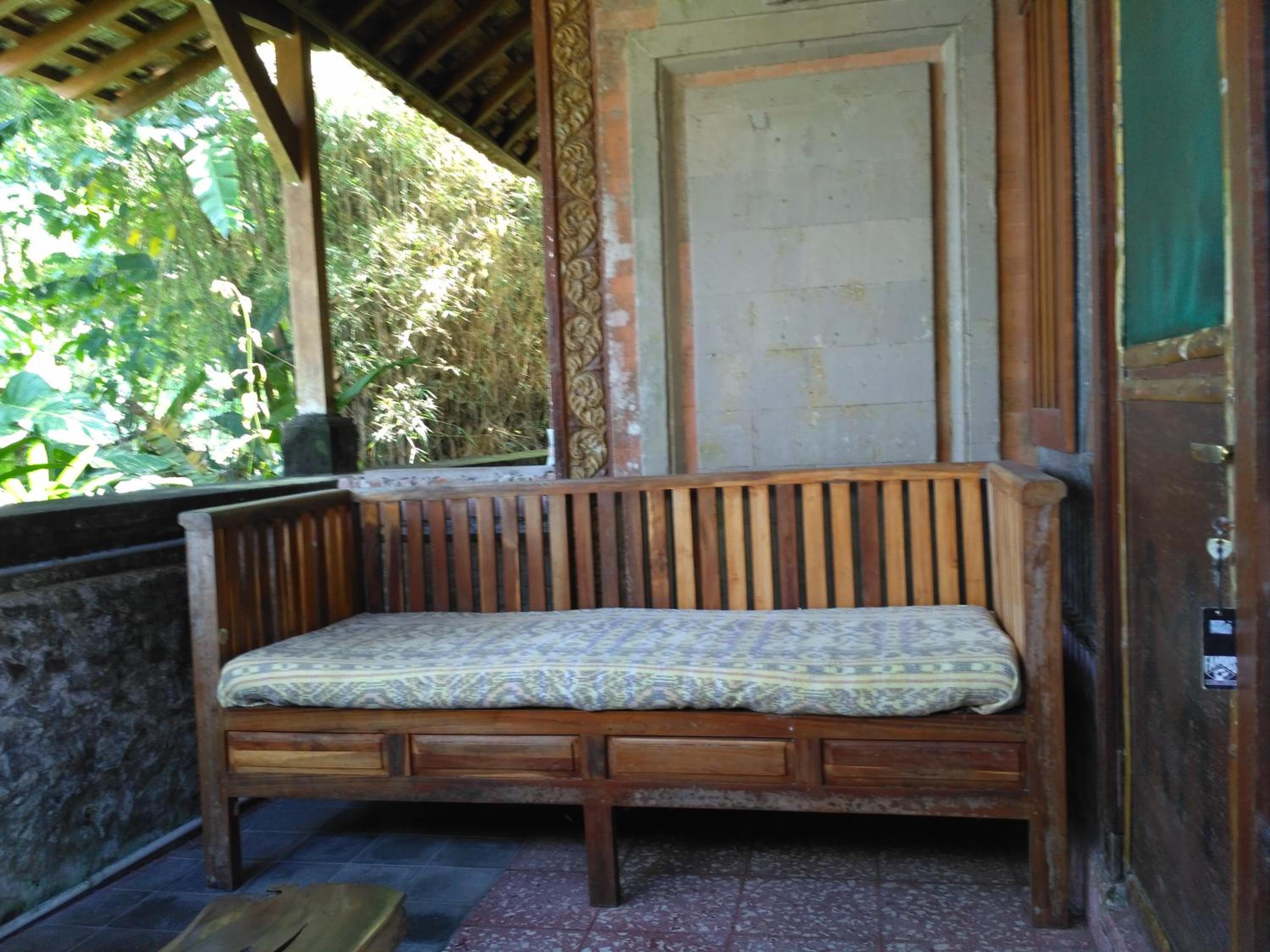 Family Room with Garden View - Photo 4
