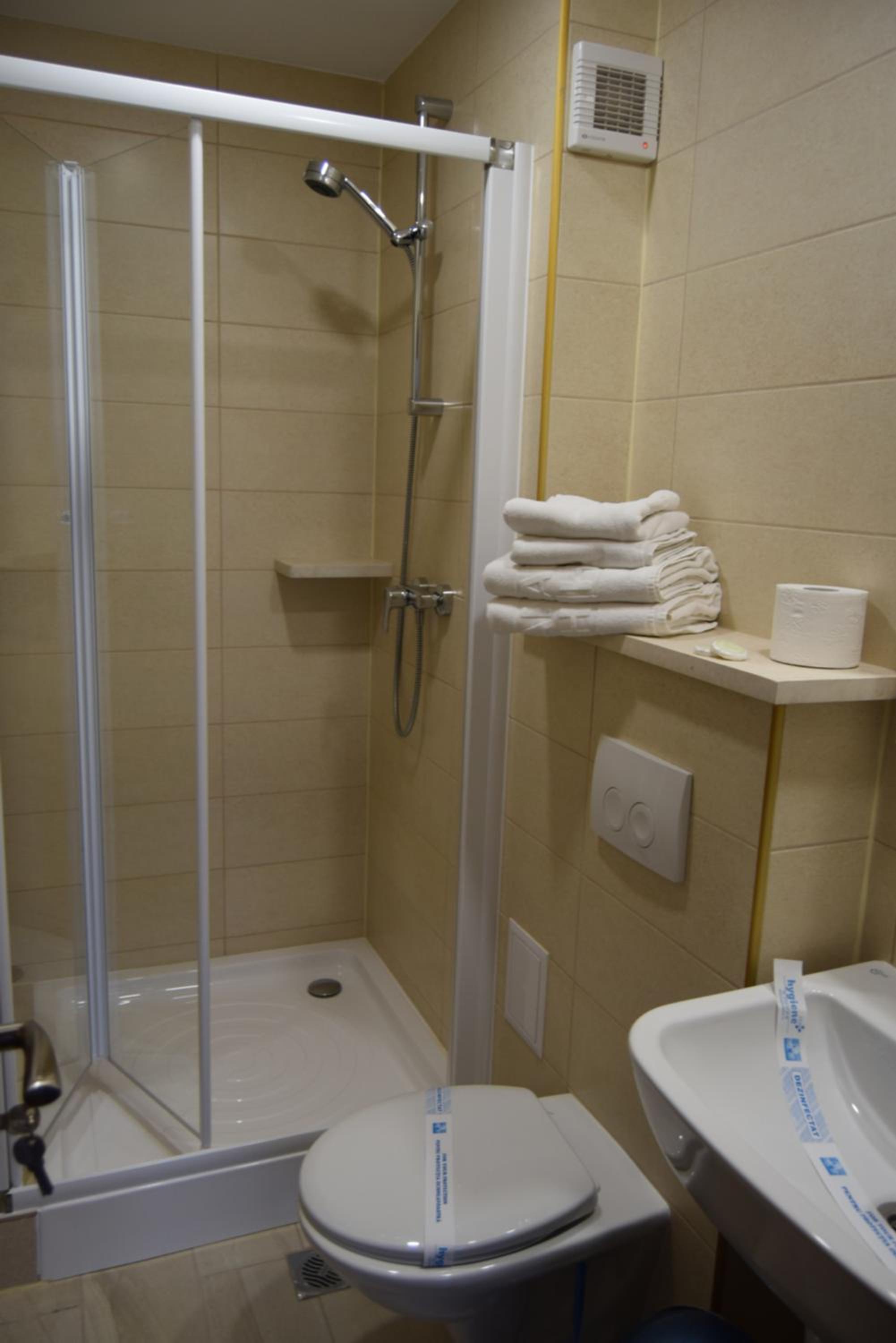 Classic Double Room - Photo 9