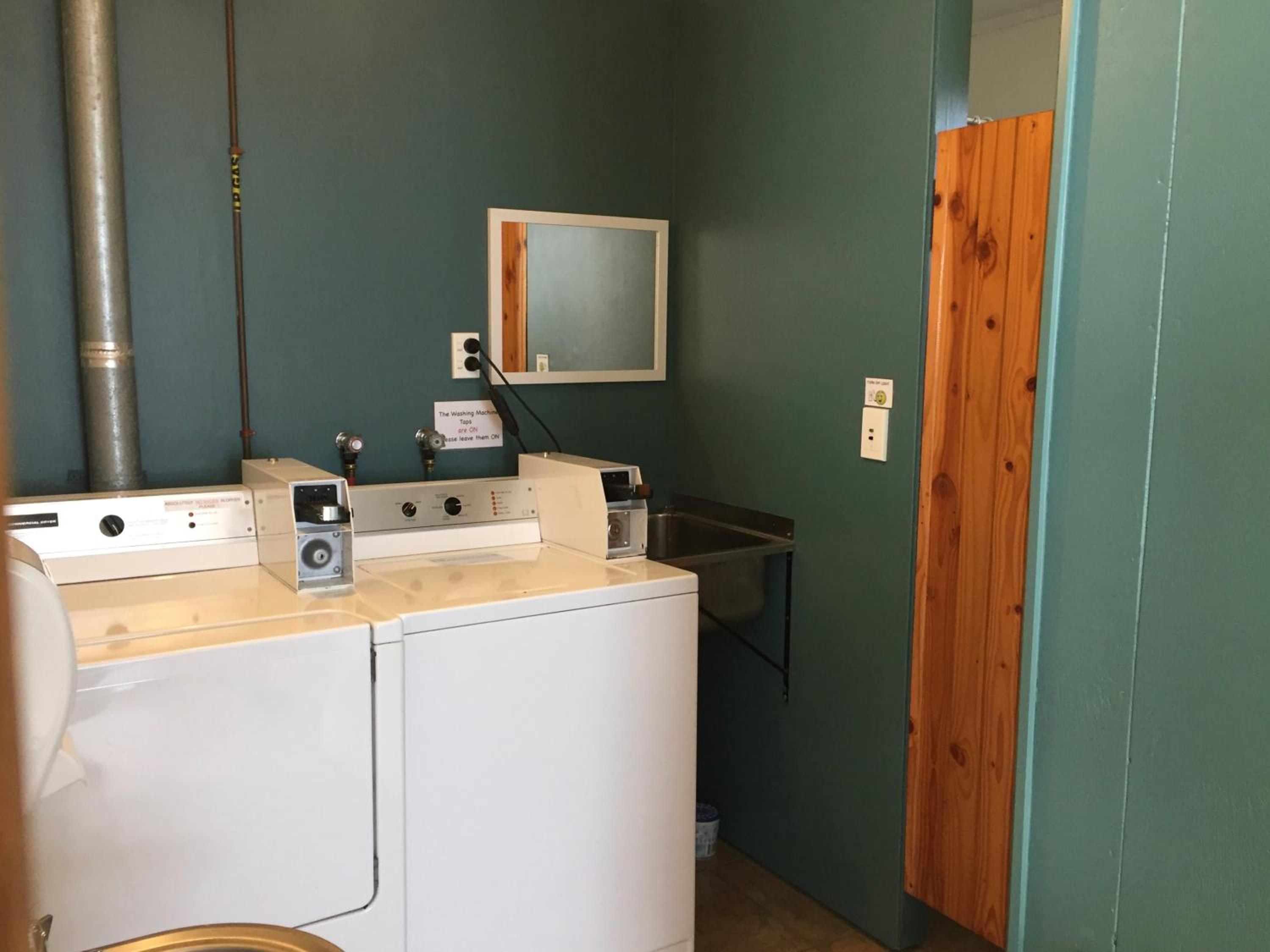 Family Room with Shared Bathroom photo 2