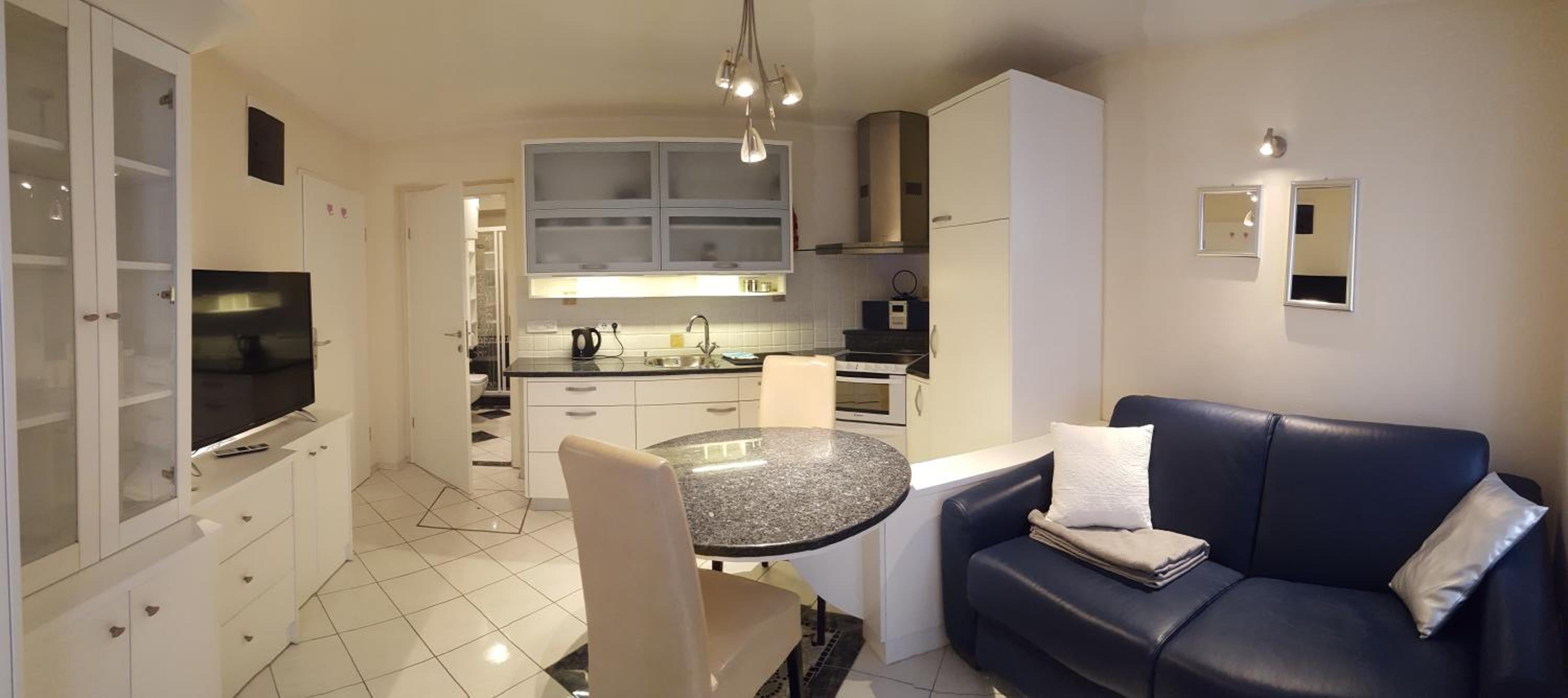 Apartment - Ground Floor - Photo 1