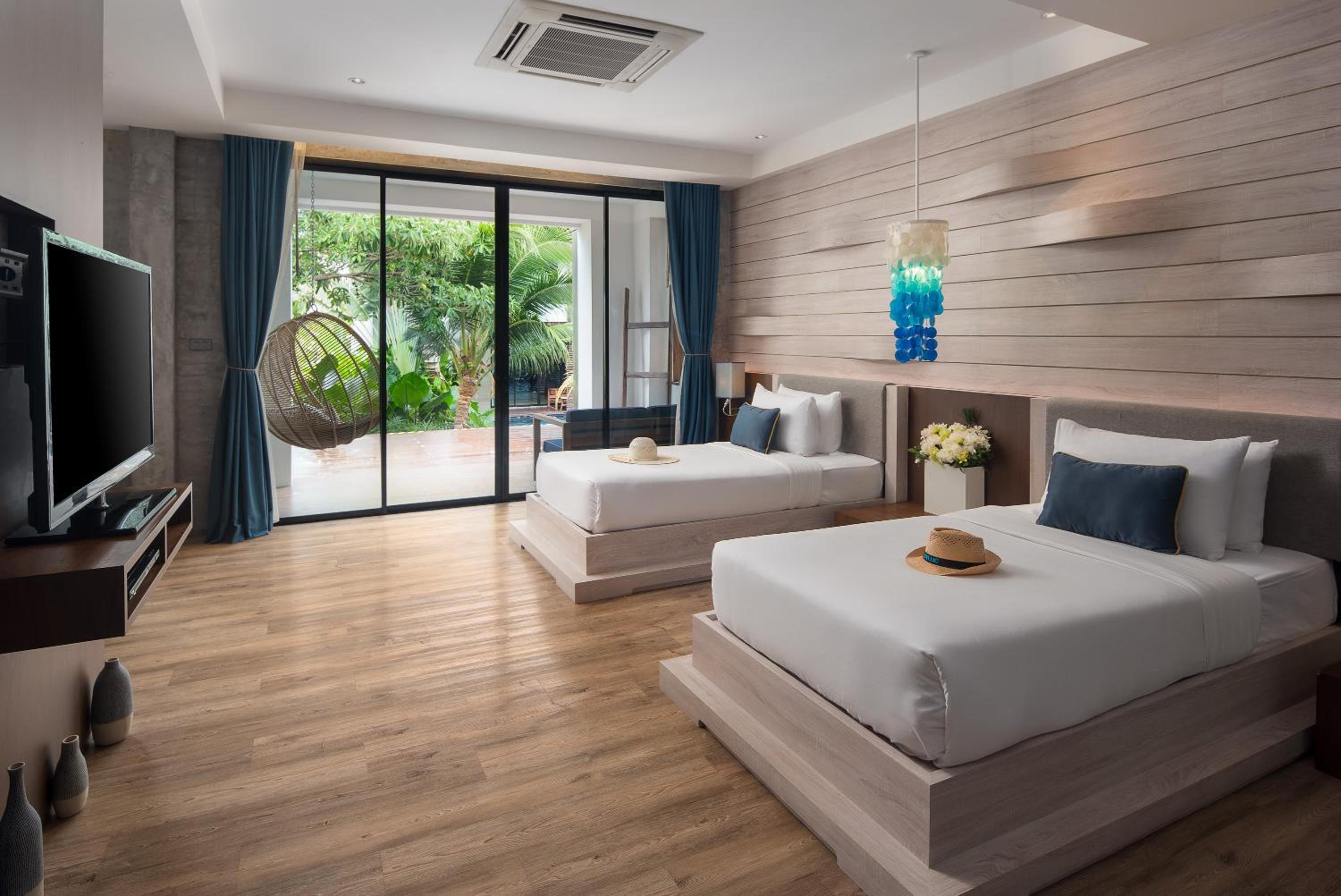 Twin Room with Pool View