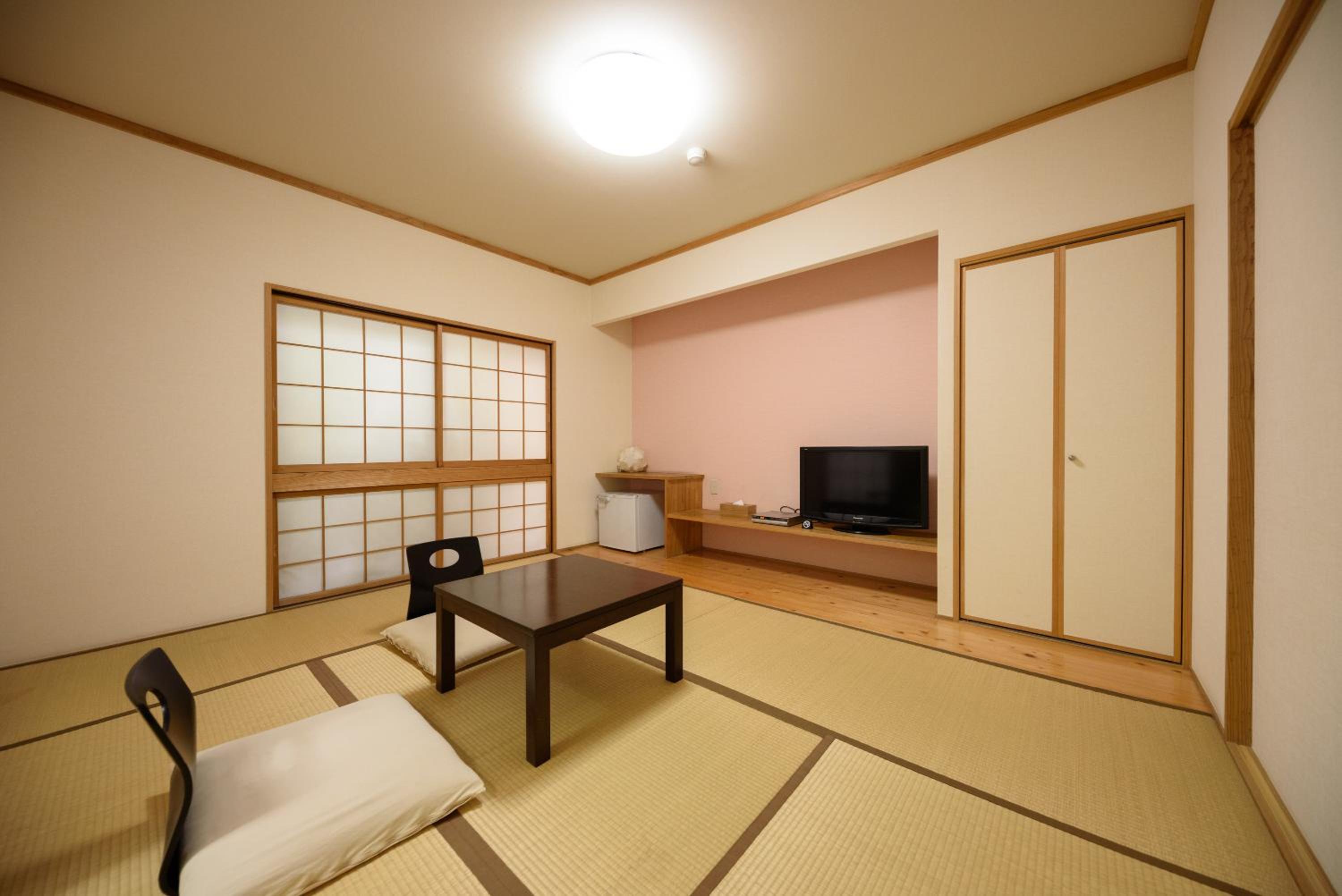 Japanese-Style Room with Private Bathroom - Sakura photo 3