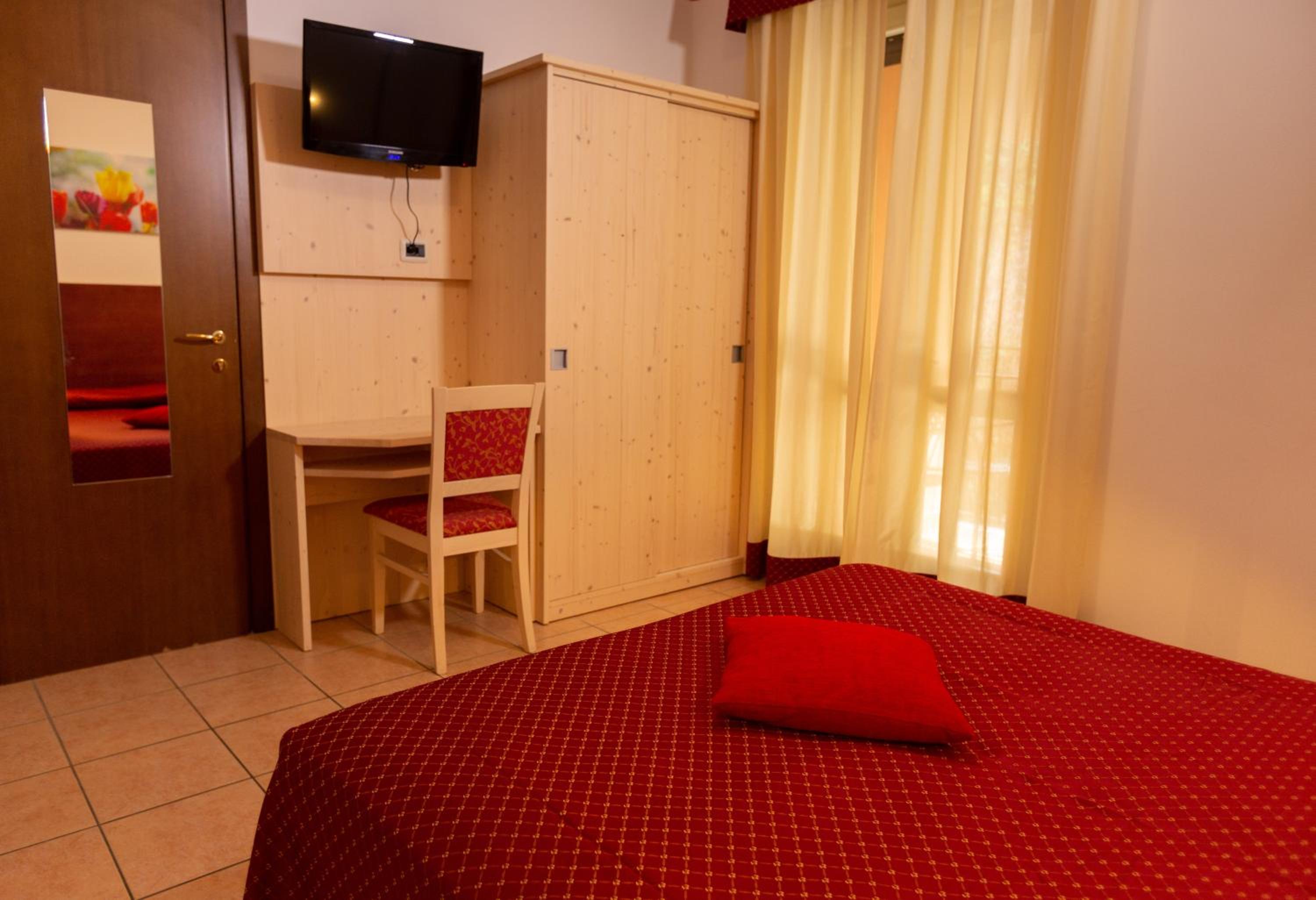 Triple Room - Photo 5