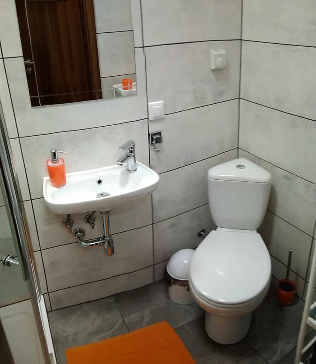 Apartment with Shower photo 2