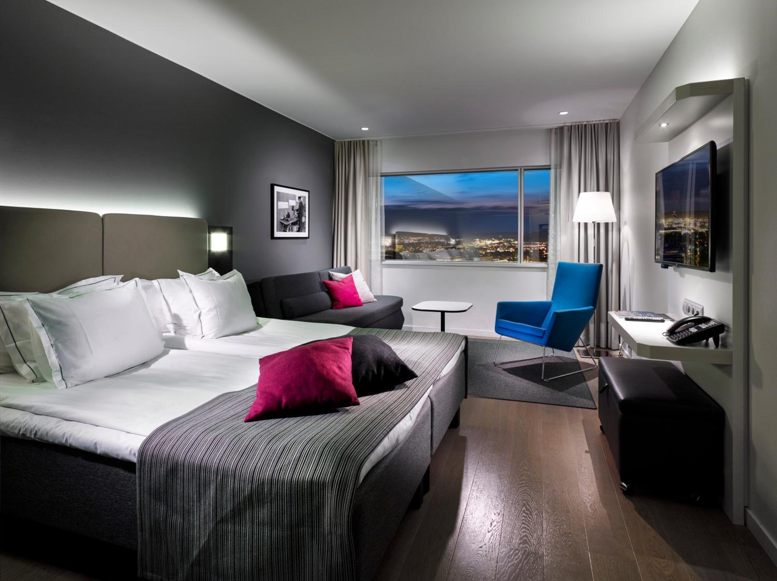 Standard Room with Sofa Bed - Gothia Towers (max 2 Adults + 2 Children  up to 12 years old) - Photo 6