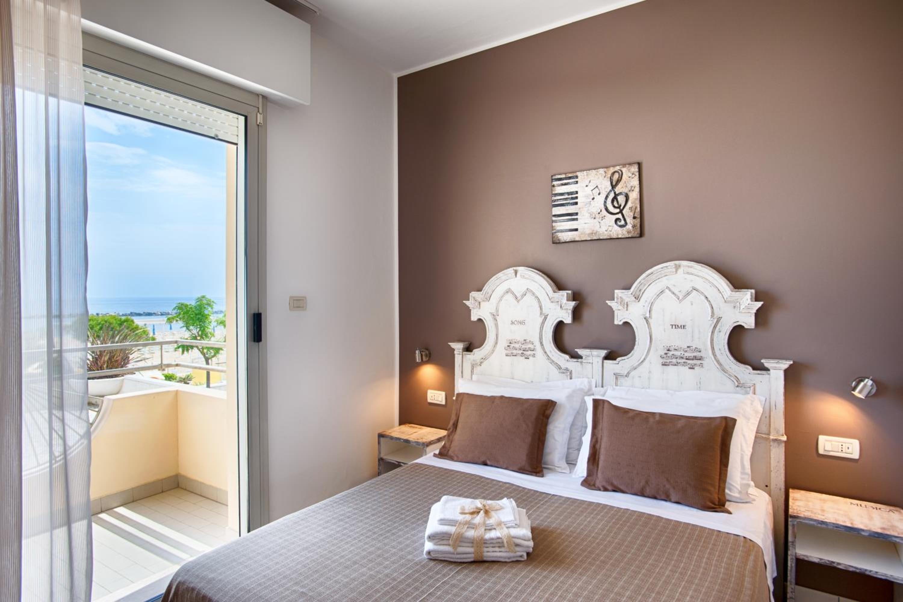 Double Room in front of the Sea photo 2