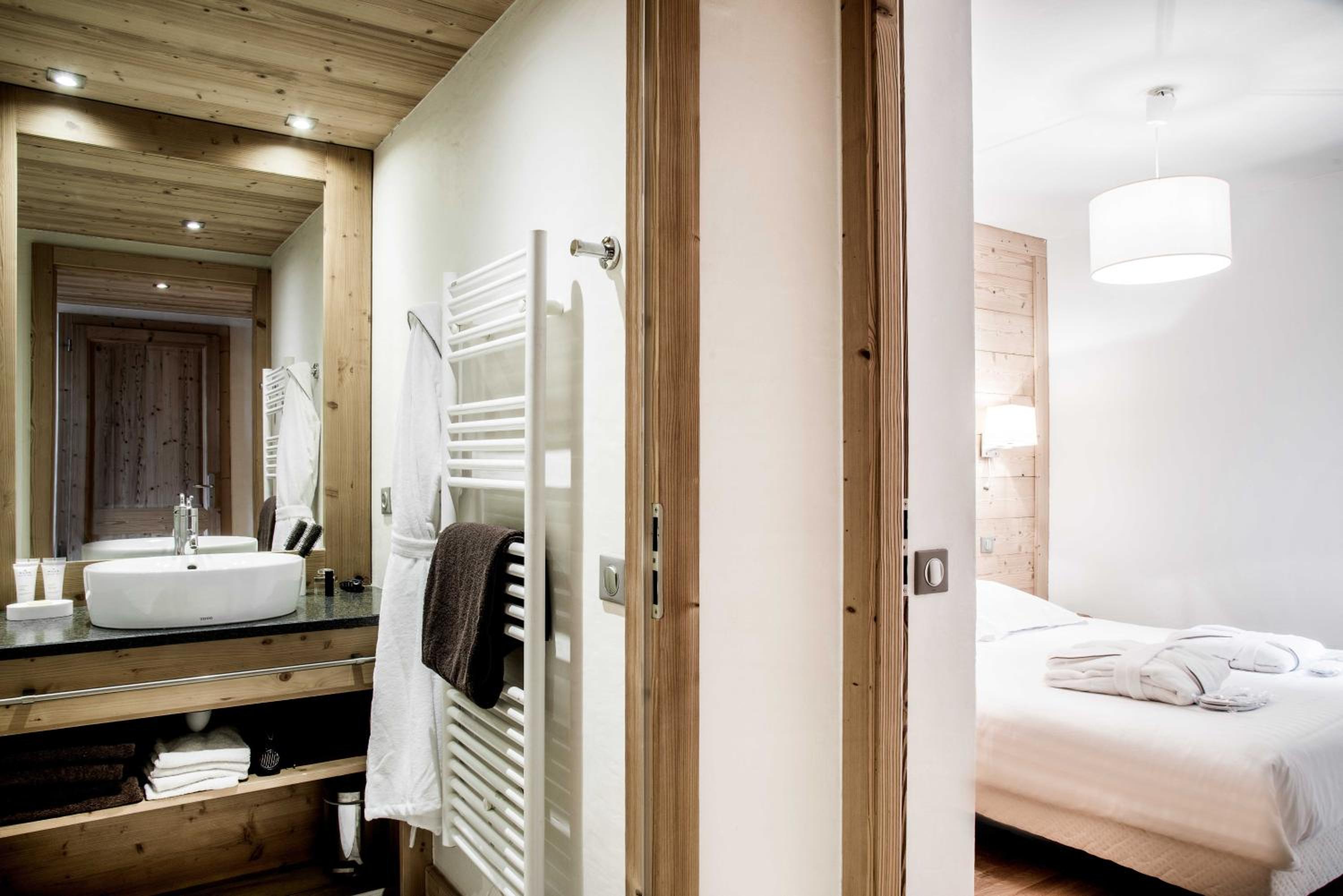 Two-Bedroom Apartment with Cabin (6-8 adults) photo 3