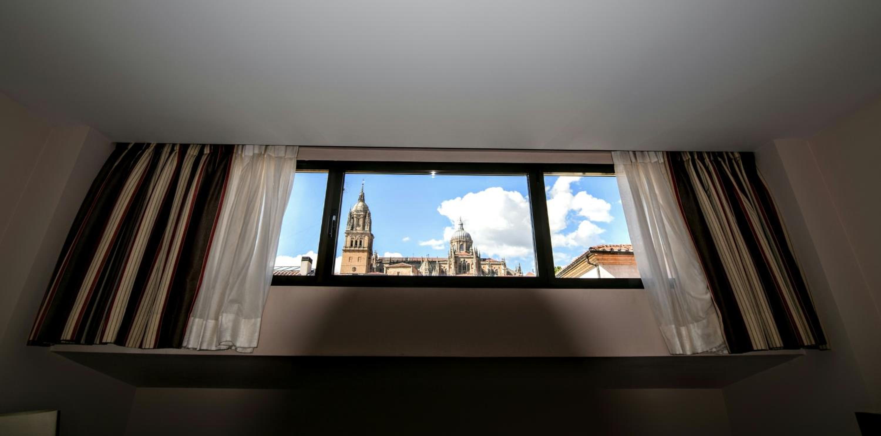 Double or Twin Room - Photo 9