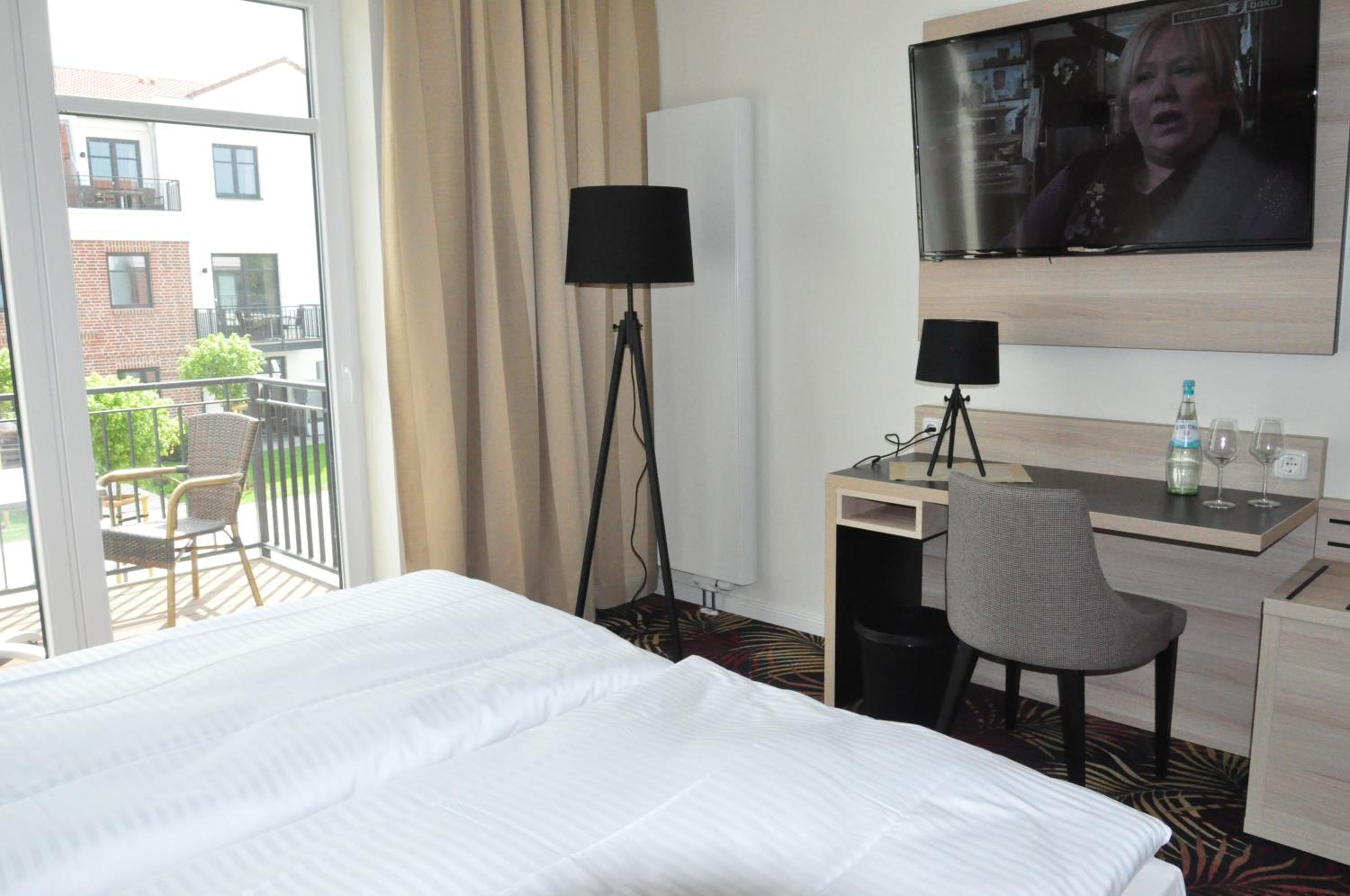 Double Room with Balcony or Terrace - Photo 6