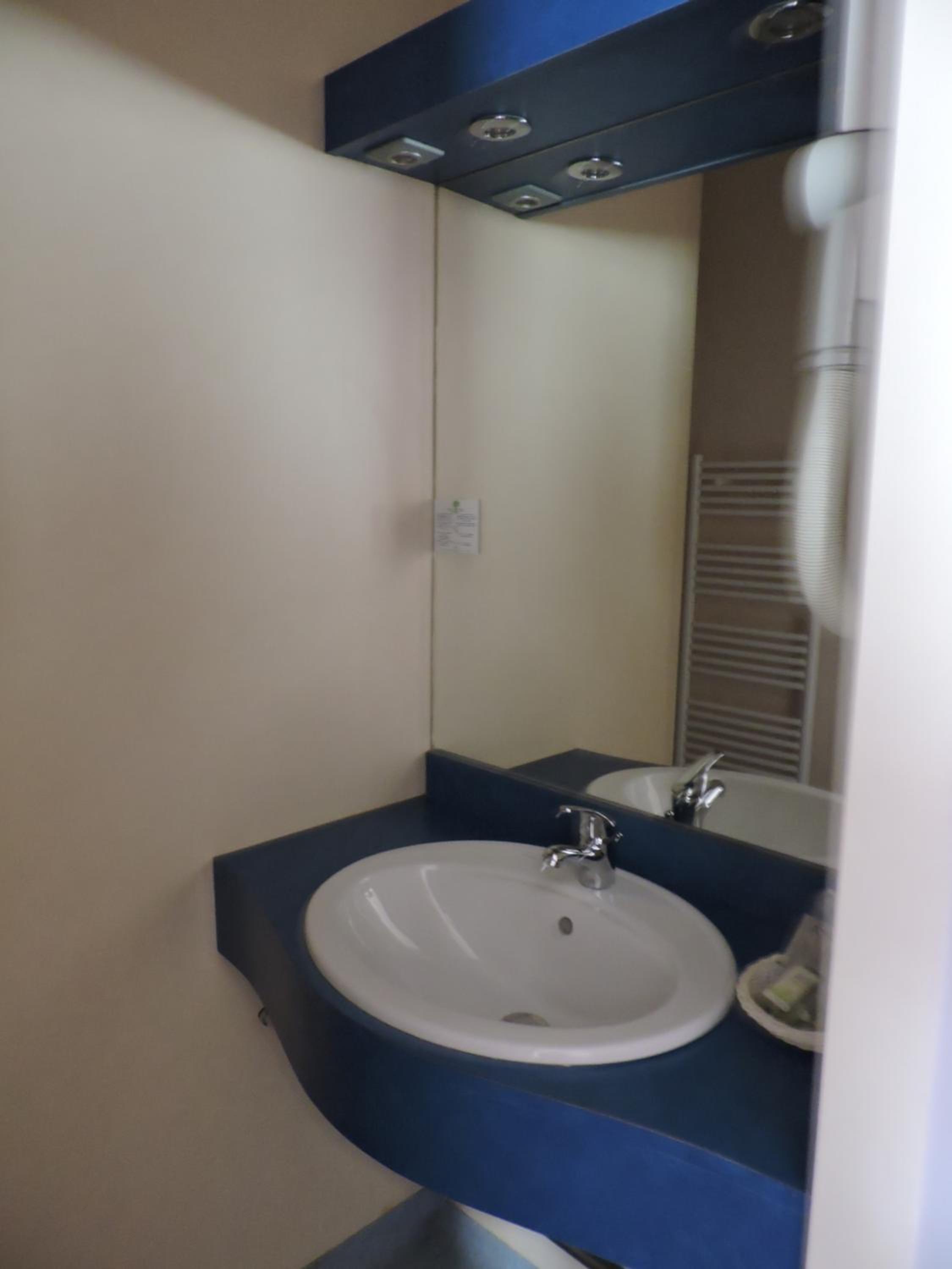 Double Room - Photo 5
