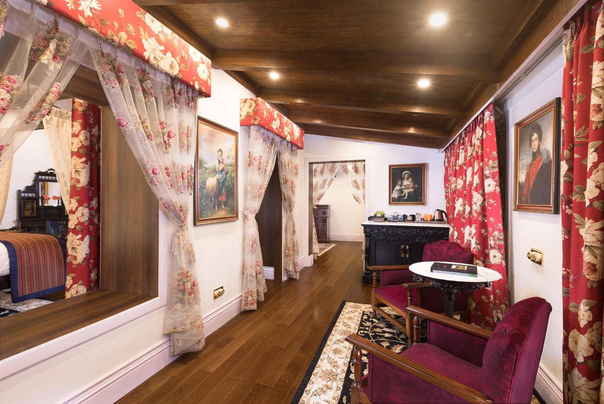 Executive Suite - 10% Discount on Foods & Soft Beverages* | 15% Discounts on Laundry Services* | INR 500 spa credit during your stay on selective Massage services. TnC Apply.* | Free Minibar - 2 cans of soft Beverages (Once on Arrival) photo 2