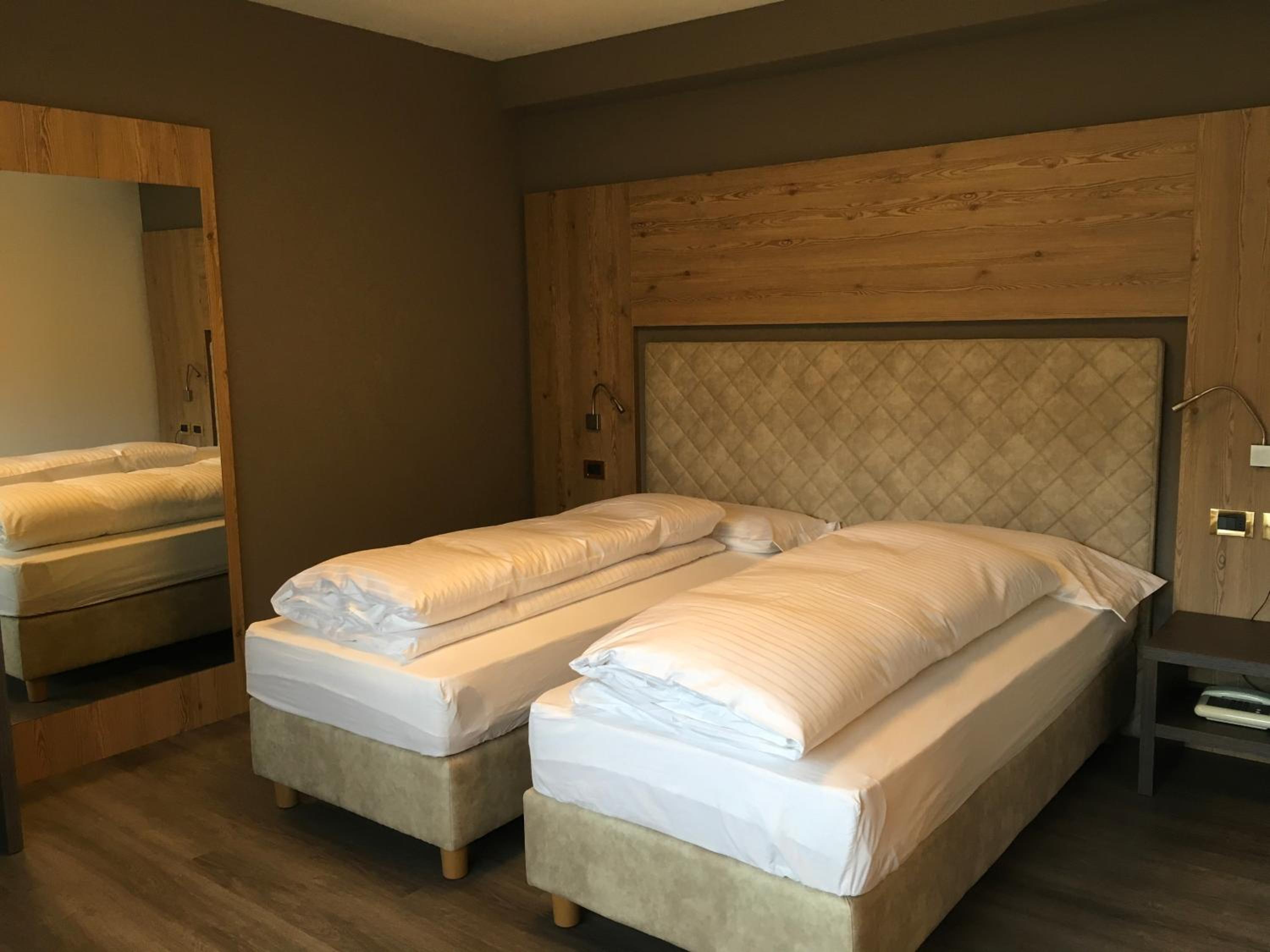 Deluxe Double or Twin Room - Photo 1
