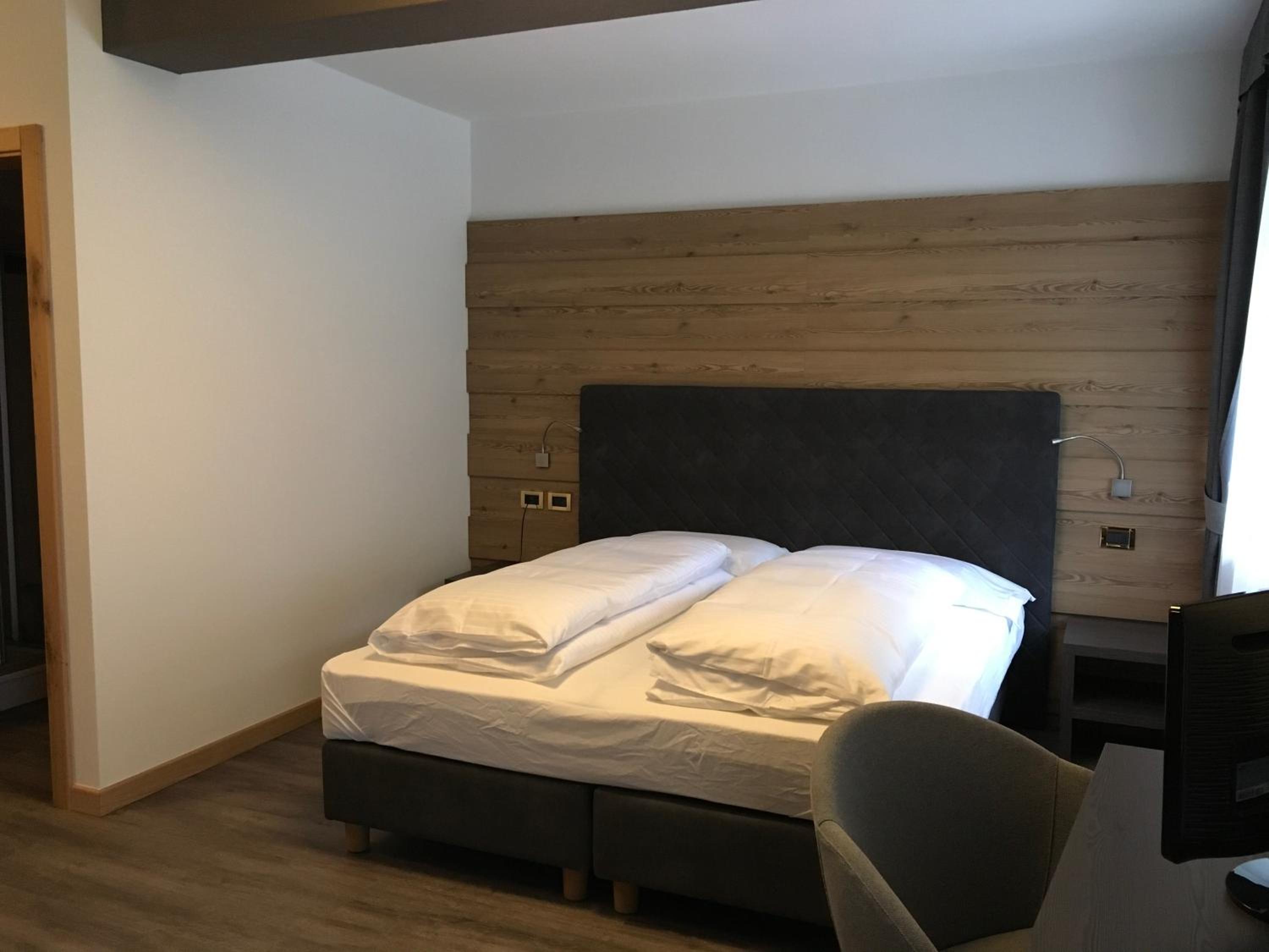 Deluxe Double or Twin Room - Photo 24