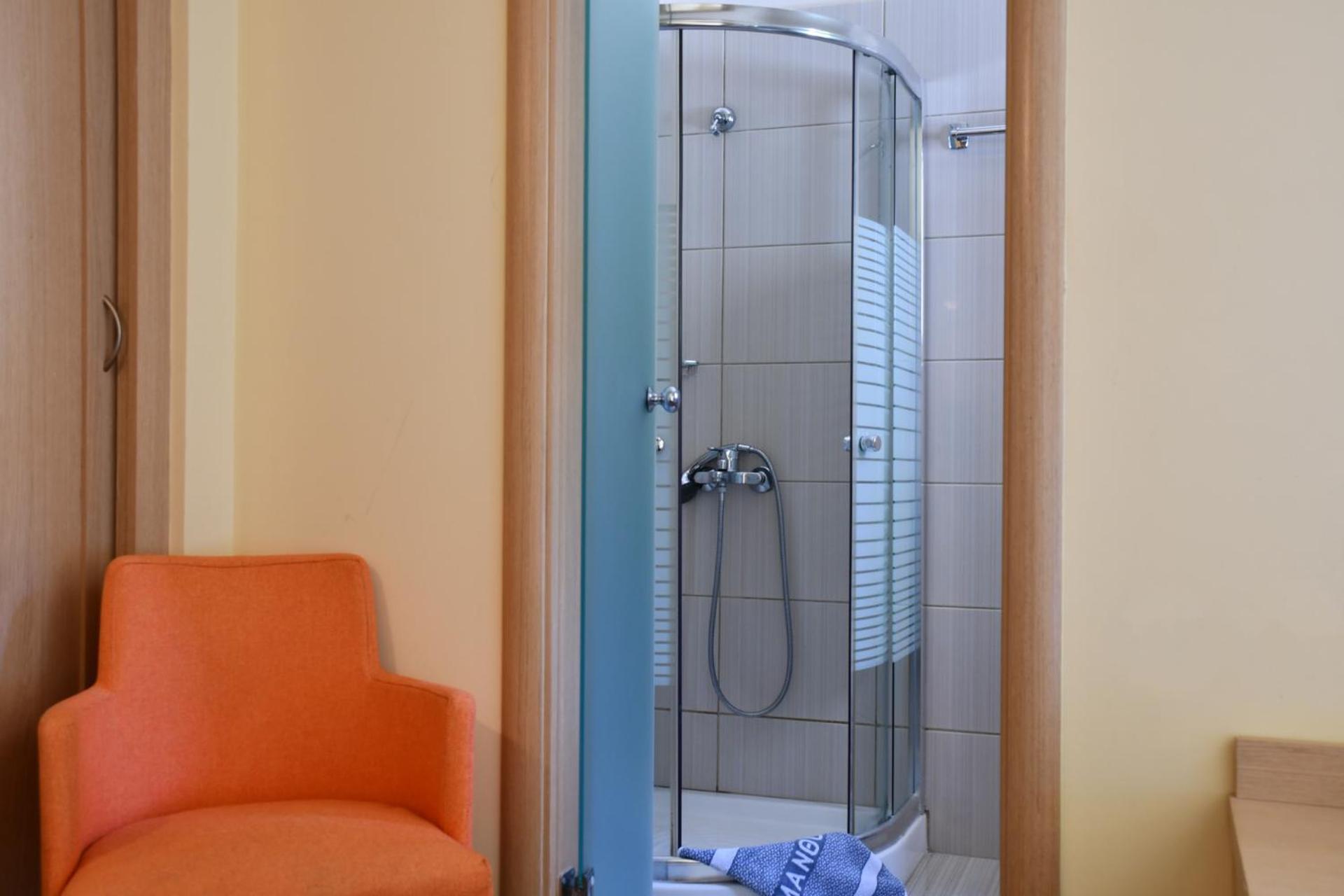 Economy Double or Twin Room photo 3