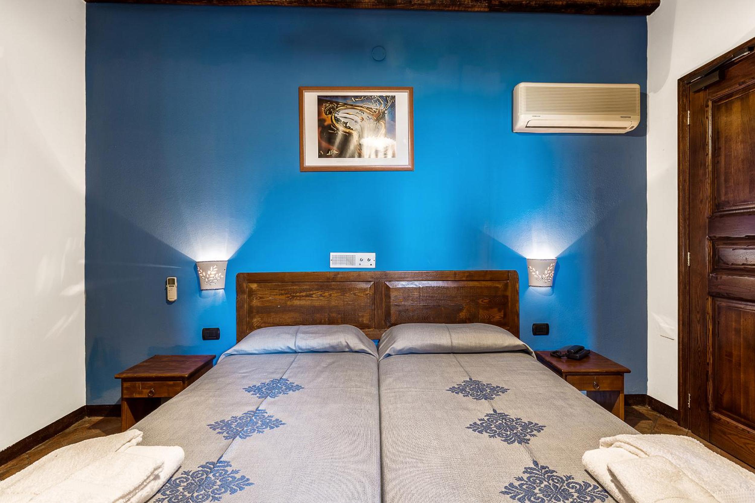 Double or Twin Room - Photo 18